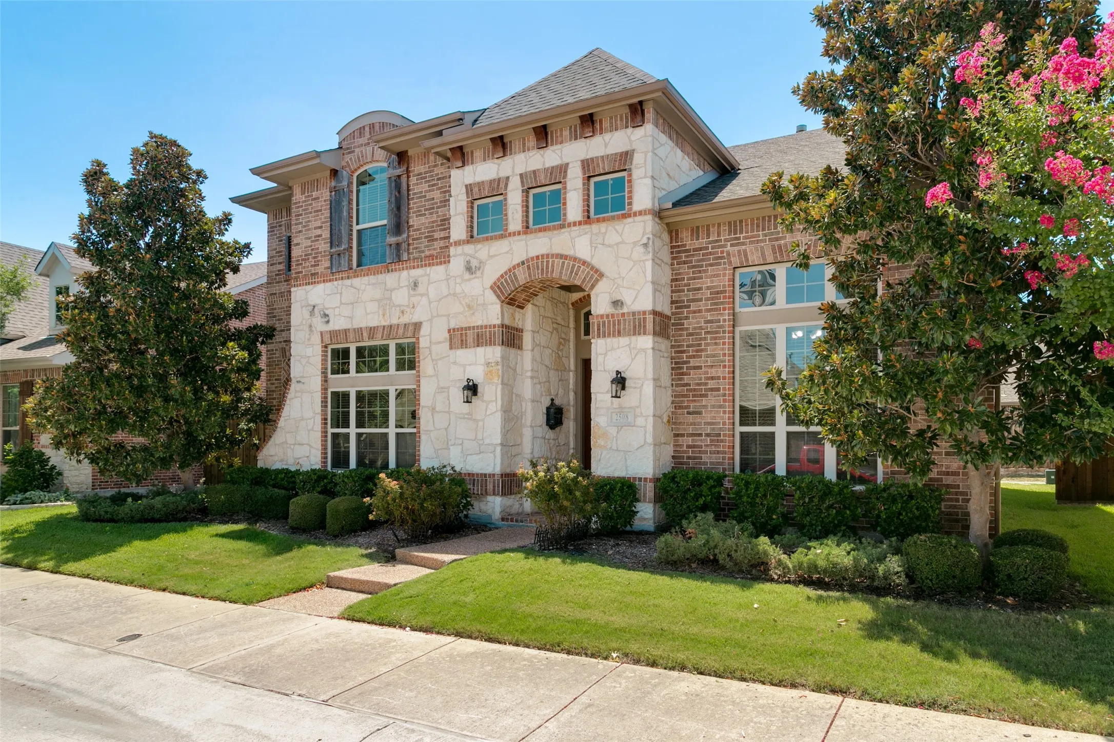 Single Family Residence For Sale in Denton County , 2508 Case Castle Court, Lewisville, Texas 75056, 3 Bedroom, 4 Bathroom, 2 Garage spaces, 3,137 Sqft, built in 2012, mls#21359687, Real Estate Agent in Lewisville, Homes For Sale in Denton county, Homes For Sale in Lewisville, Realtor in Lewisville Texas, Real Estate Brokerage Independent Realty Texas, Luminita Cordes Realtor
