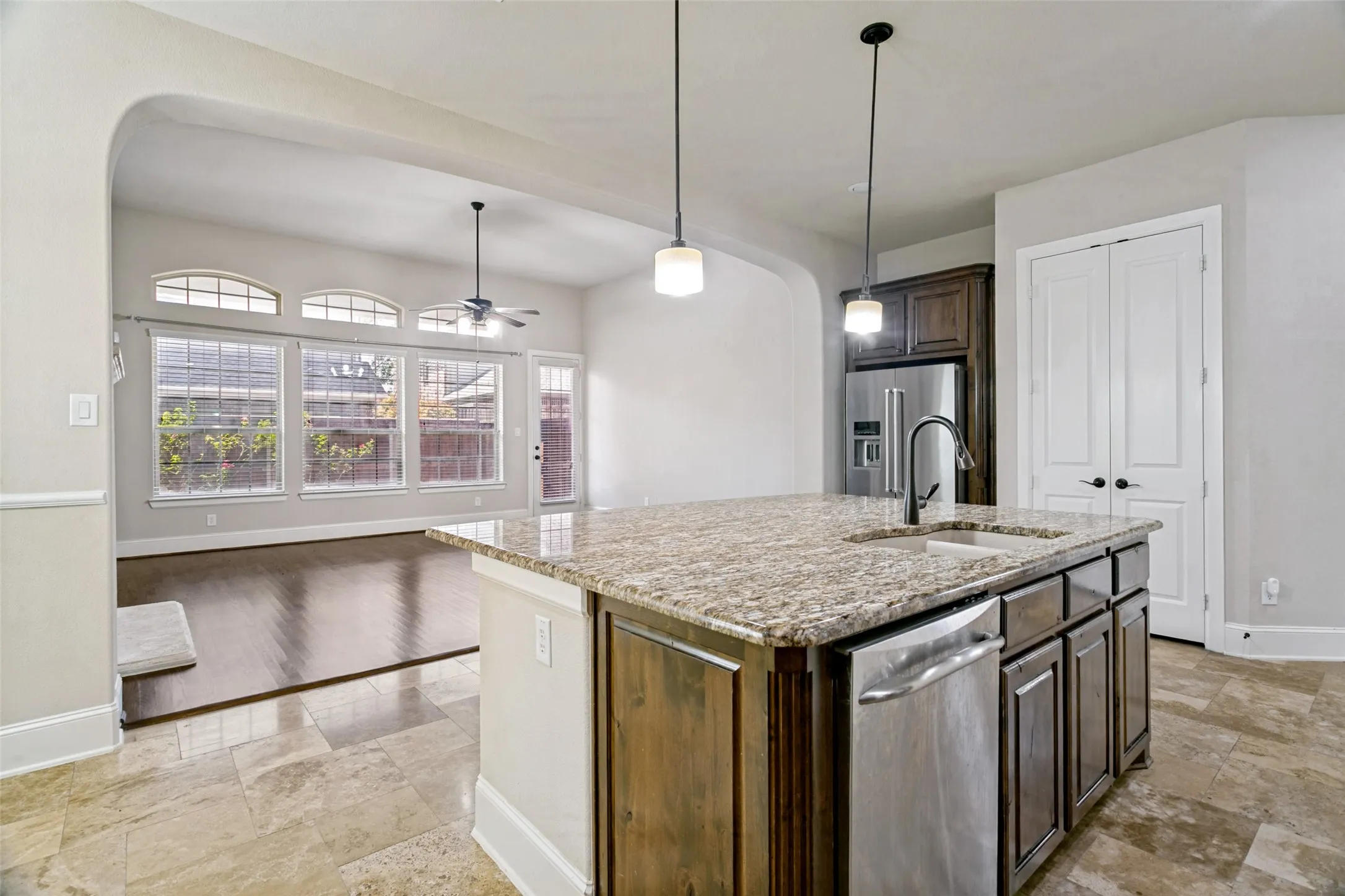 Single Family Residence For Sale in Denton County , 2508 Case Castle Court, Lewisville, Texas 75056, 3 Bedroom, 4 Bathroom, 2 Garage spaces, 3,137 Sqft, built in 2012, mls#21359687, Real Estate Agent in Lewisville, Homes For Sale in Denton county, Homes For Sale in Lewisville, Realtor in Lewisville Texas, Real Estate Brokerage Independent Realty Texas, Luminita Cordes Realtor