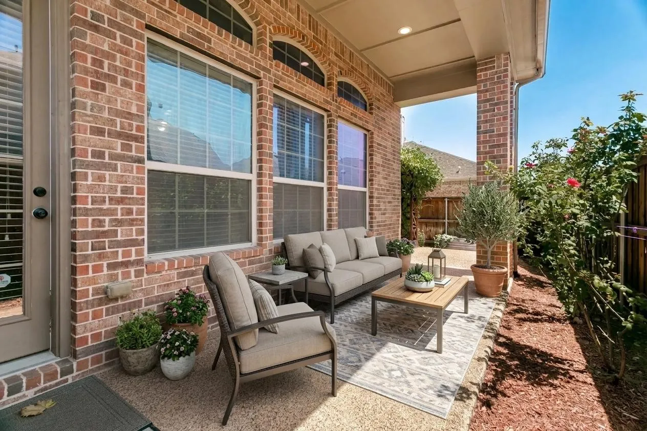 Single Family Residence For Sale in Denton County , 2508 Case Castle Court, Lewisville, Texas 75056, 3 Bedroom, 4 Bathroom, 2 Garage spaces, 3,137 Sqft, built in 2012, mls#21359687, Real Estate Agent in Lewisville, Homes For Sale in Denton county, Homes For Sale in Lewisville, Realtor in Lewisville Texas, Real Estate Brokerage Independent Realty Texas, Luminita Cordes Realtor