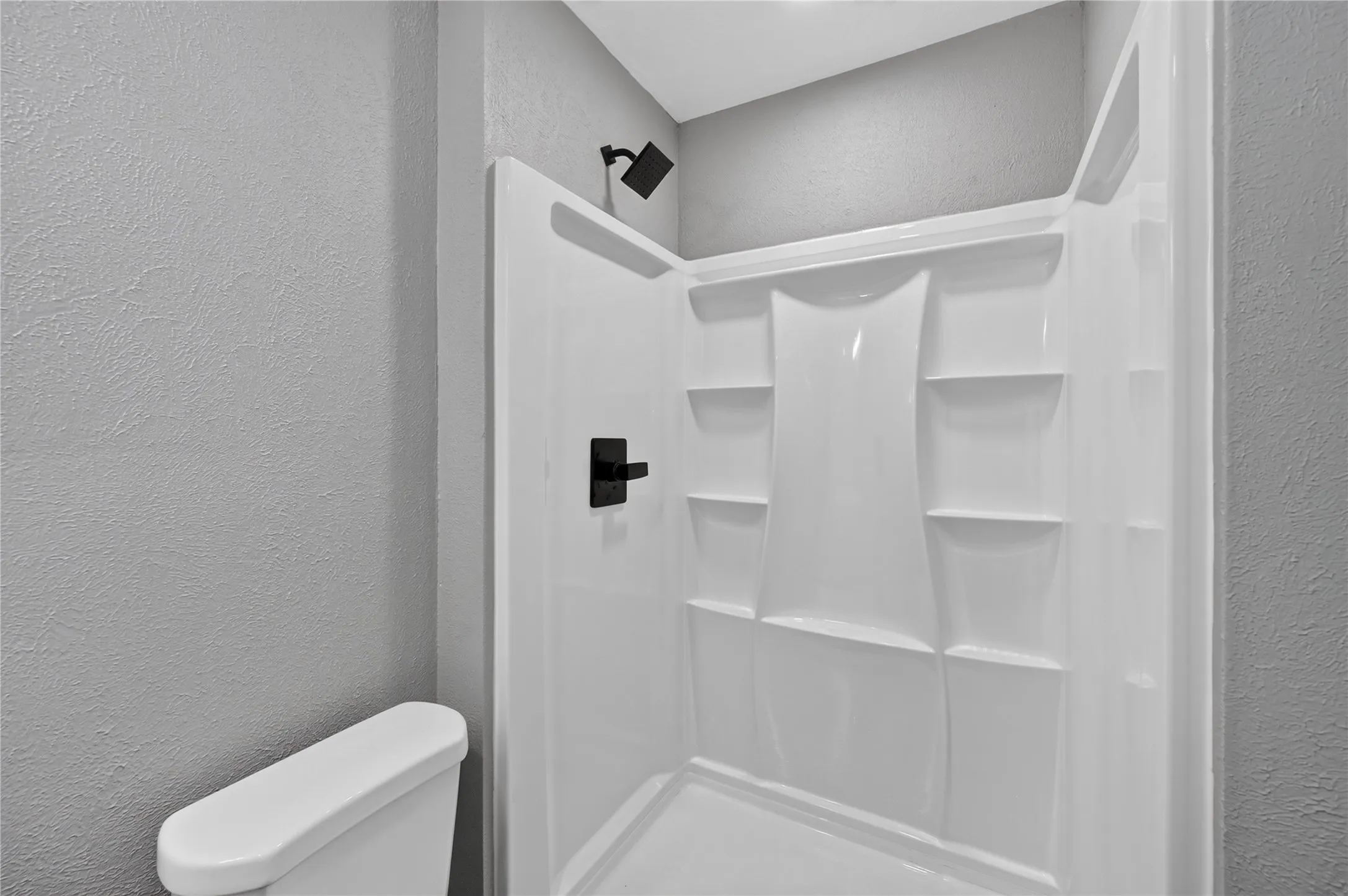 Single Family Residence For Rent in Dallas County , 2760 Hollandale Lane, Farmers Branch, Texas 75234, 3 Bedroom, 2 Bathroom, 2 Garage spaces, 1,452 Sqft, built in 1971, mls#21358466, Real Estate Agent in Farmers Branch, Homes For Rent in Dallas county, Homes For Rent in Farmers Branch, Realtor in Farmers Branch Texas, Real Estate Brokerage Independent Realty Texas, Luminita Cordes Realtor