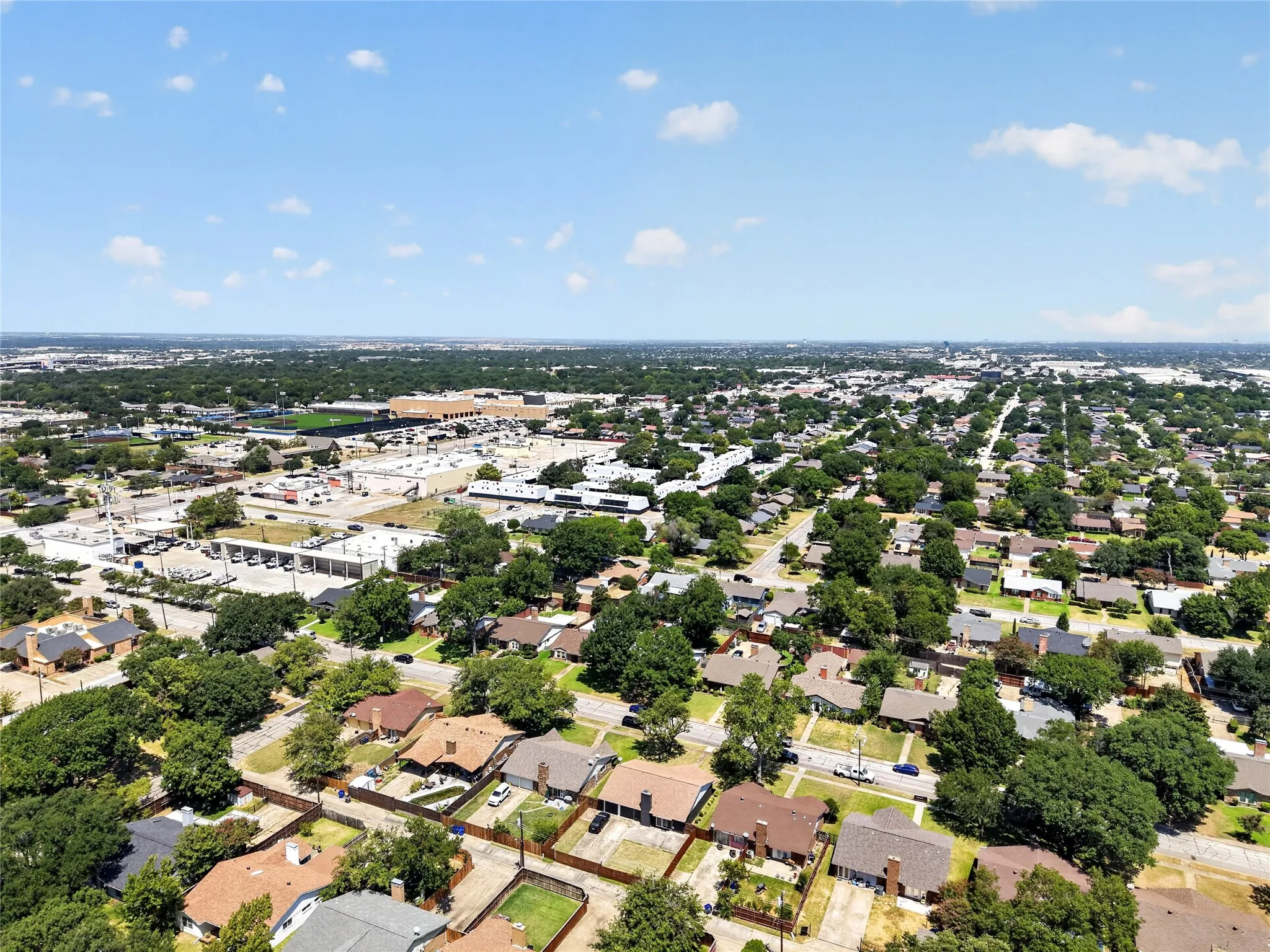 Single Family Residence For Rent in Dallas County , 2760 Hollandale Lane, Farmers Branch, Texas 75234, 3 Bedroom, 2 Bathroom, 2 Garage spaces, 1,452 Sqft, built in 1971, mls#21358466, Real Estate Agent in Farmers Branch, Homes For Rent in Dallas county, Homes For Rent in Farmers Branch, Realtor in Farmers Branch Texas, Real Estate Brokerage Independent Realty Texas, Luminita Cordes Realtor
