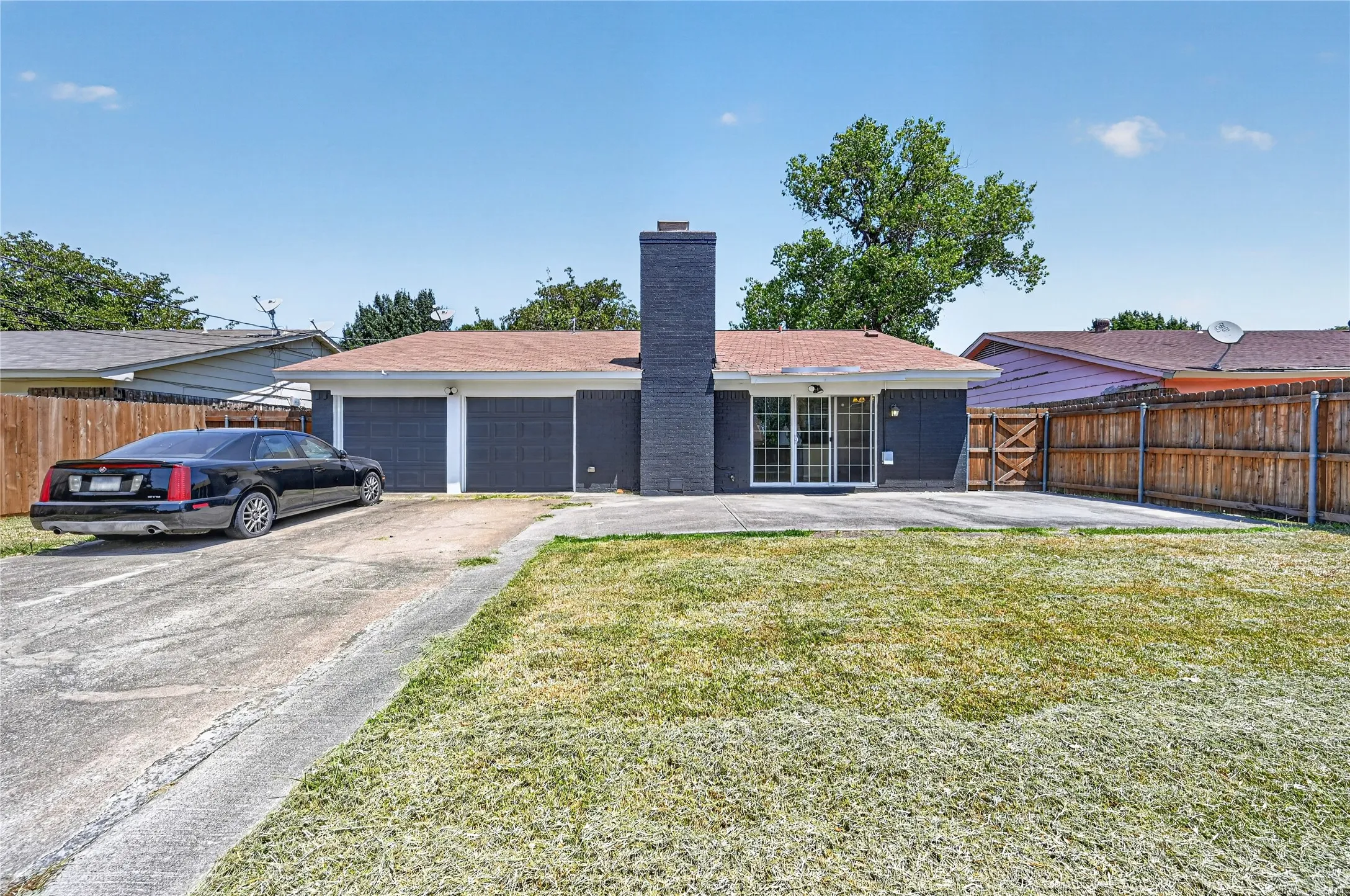 Single Family Residence For Rent in Dallas County , 2760 Hollandale Lane, Farmers Branch, Texas 75234, 3 Bedroom, 2 Bathroom, 2 Garage spaces, 1,452 Sqft, built in 1971, mls#21358466, Real Estate Agent in Farmers Branch, Homes For Rent in Dallas county, Homes For Rent in Farmers Branch, Realtor in Farmers Branch Texas, Real Estate Brokerage Independent Realty Texas, Luminita Cordes Realtor