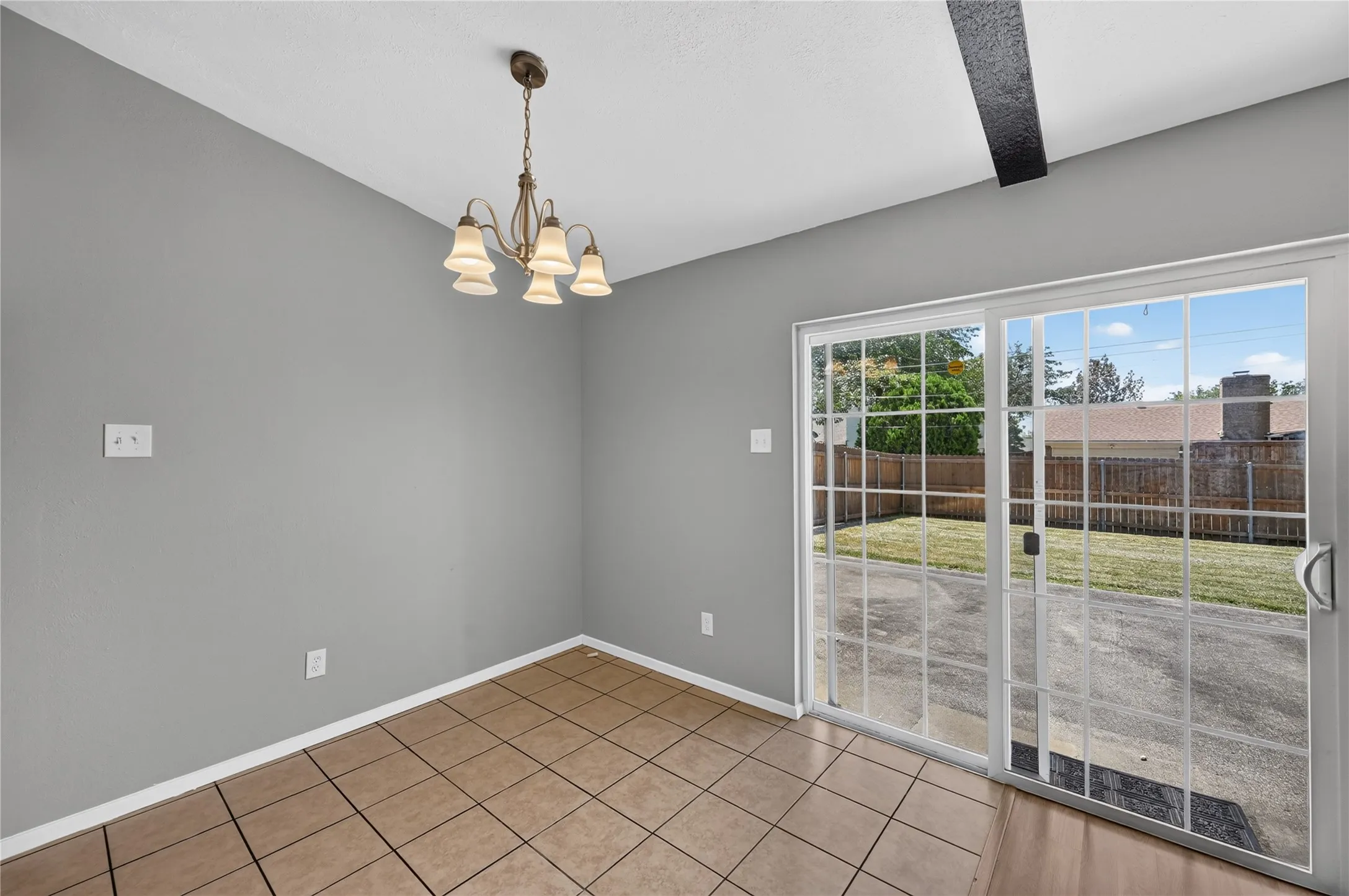 Single Family Residence For Rent in Dallas County , 2760 Hollandale Lane, Farmers Branch, Texas 75234, 3 Bedroom, 2 Bathroom, 2 Garage spaces, 1,452 Sqft, built in 1971, mls#21358466, Real Estate Agent in Farmers Branch, Homes For Rent in Dallas county, Homes For Rent in Farmers Branch, Realtor in Farmers Branch Texas, Real Estate Brokerage Independent Realty Texas, Luminita Cordes Realtor