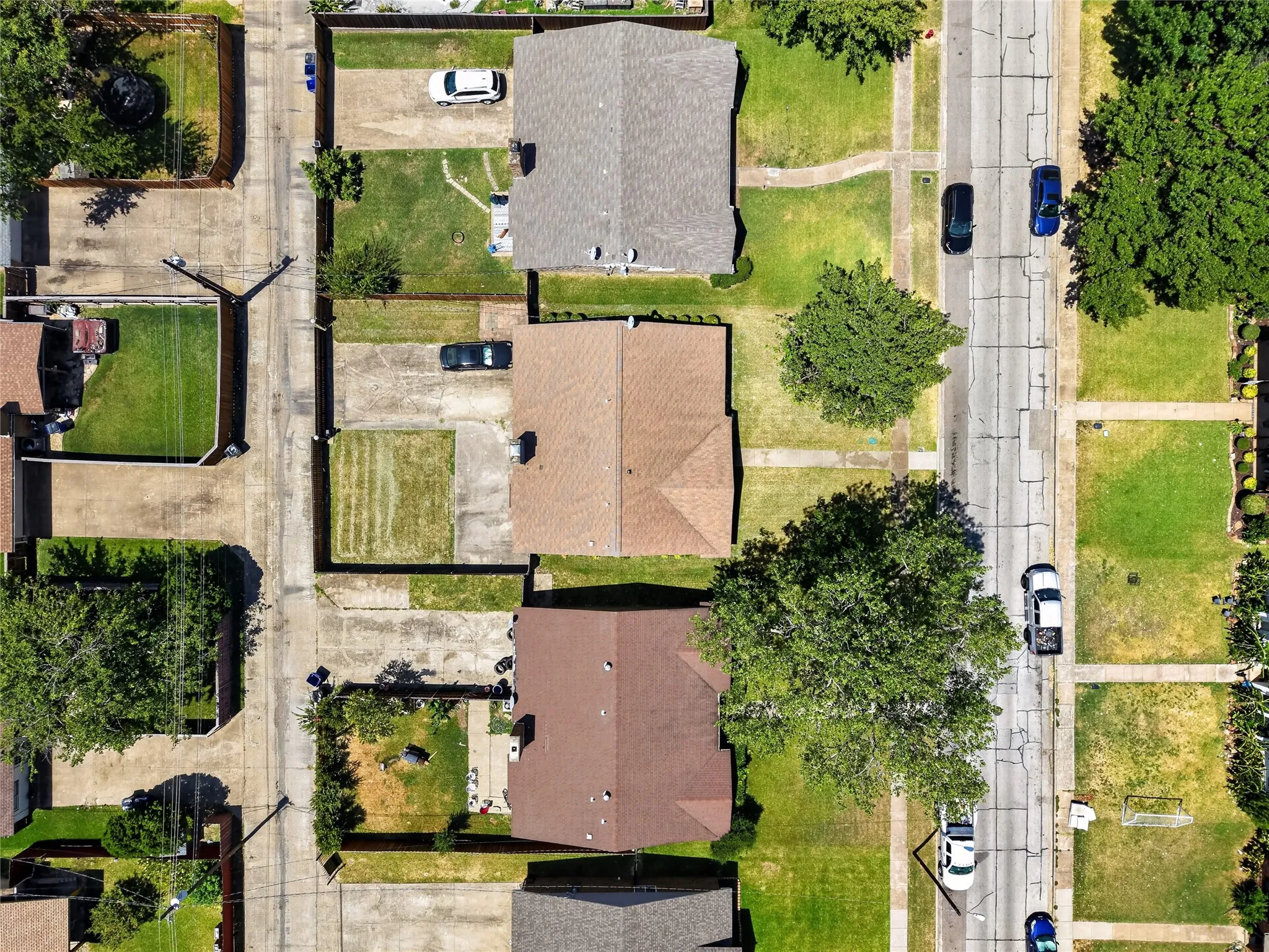 Single Family Residence For Rent in Dallas County , 2760 Hollandale Lane, Farmers Branch, Texas 75234, 3 Bedroom, 2 Bathroom, 2 Garage spaces, 1,452 Sqft, built in 1971, mls#21358466, Real Estate Agent in Farmers Branch, Homes For Rent in Dallas county, Homes For Rent in Farmers Branch, Realtor in Farmers Branch Texas, Real Estate Brokerage Independent Realty Texas, Luminita Cordes Realtor