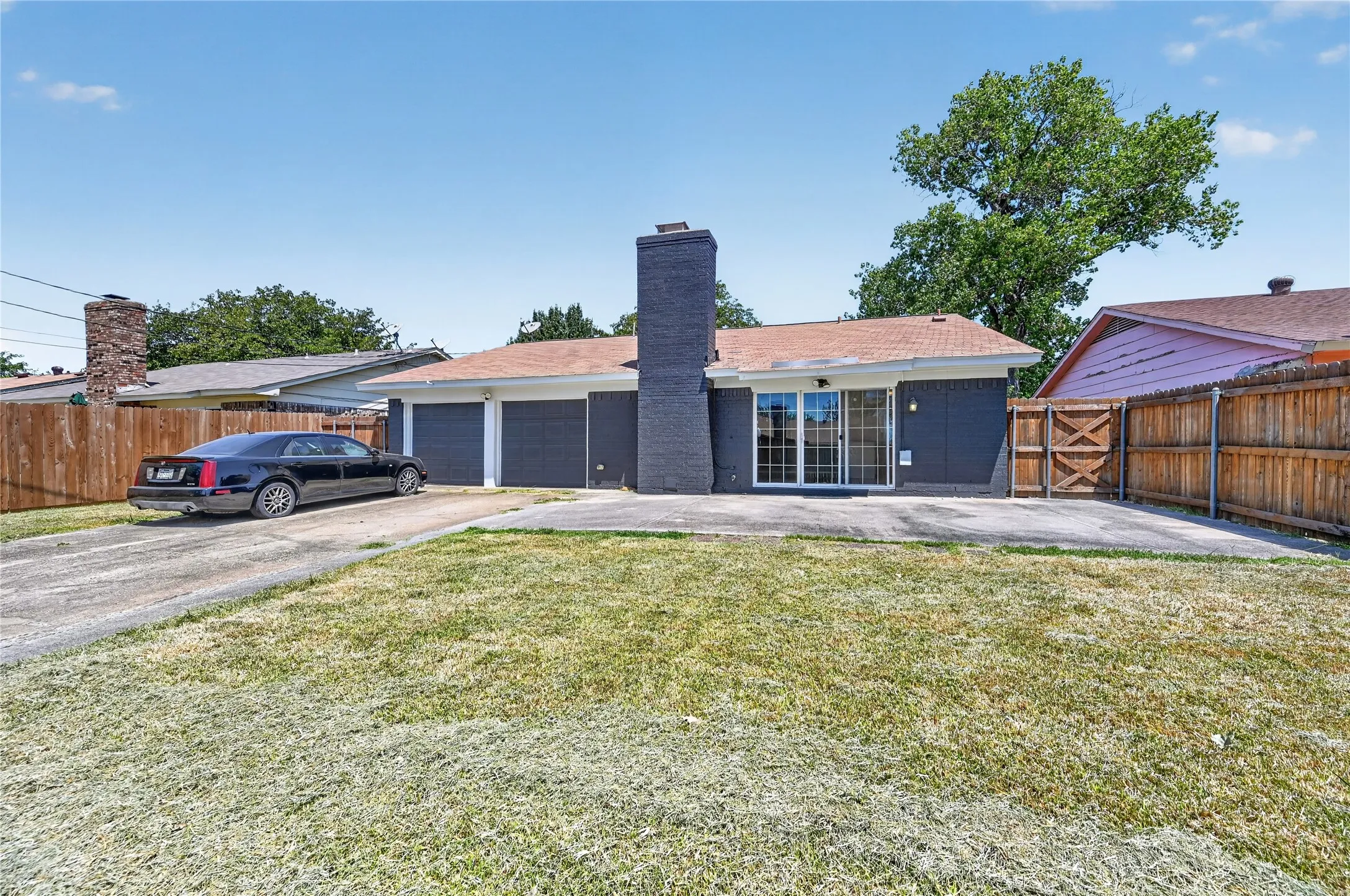 Single Family Residence For Rent in Dallas County , 2760 Hollandale Lane, Farmers Branch, Texas 75234, 3 Bedroom, 2 Bathroom, 2 Garage spaces, 1,452 Sqft, built in 1971, mls#21358466, Real Estate Agent in Farmers Branch, Homes For Rent in Dallas county, Homes For Rent in Farmers Branch, Realtor in Farmers Branch Texas, Real Estate Brokerage Independent Realty Texas, Luminita Cordes Realtor