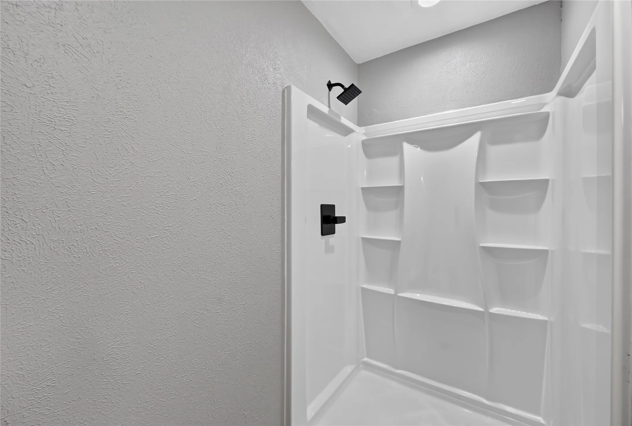 Single Family Residence For Rent in Dallas County , 2760 Hollandale Lane, Farmers Branch, Texas 75234, 3 Bedroom, 2 Bathroom, 2 Garage spaces, 1,452 Sqft, built in 1971, mls#21358466, Real Estate Agent in Farmers Branch, Homes For Rent in Dallas county, Homes For Rent in Farmers Branch, Realtor in Farmers Branch Texas, Real Estate Brokerage Independent Realty Texas, Luminita Cordes Realtor