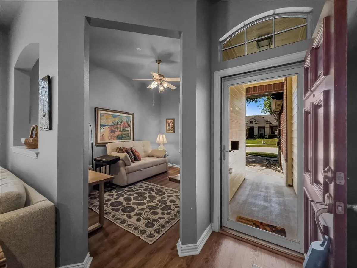 Townhouse For Sale in Collin County , 2829 Mott Street, Plano, Texas 75025, 2 Bedroom, 2 Bathroom, 2 Garage spaces, 1,562 Sqft, built in 2007, mls#21358330, Real Estate Agent in Plano, Homes For Sale in Collin county, Homes For Sale in Plano, Realtor in Plano Texas, Real Estate Brokerage Independent Realty Texas, Luminita Cordes Realtor