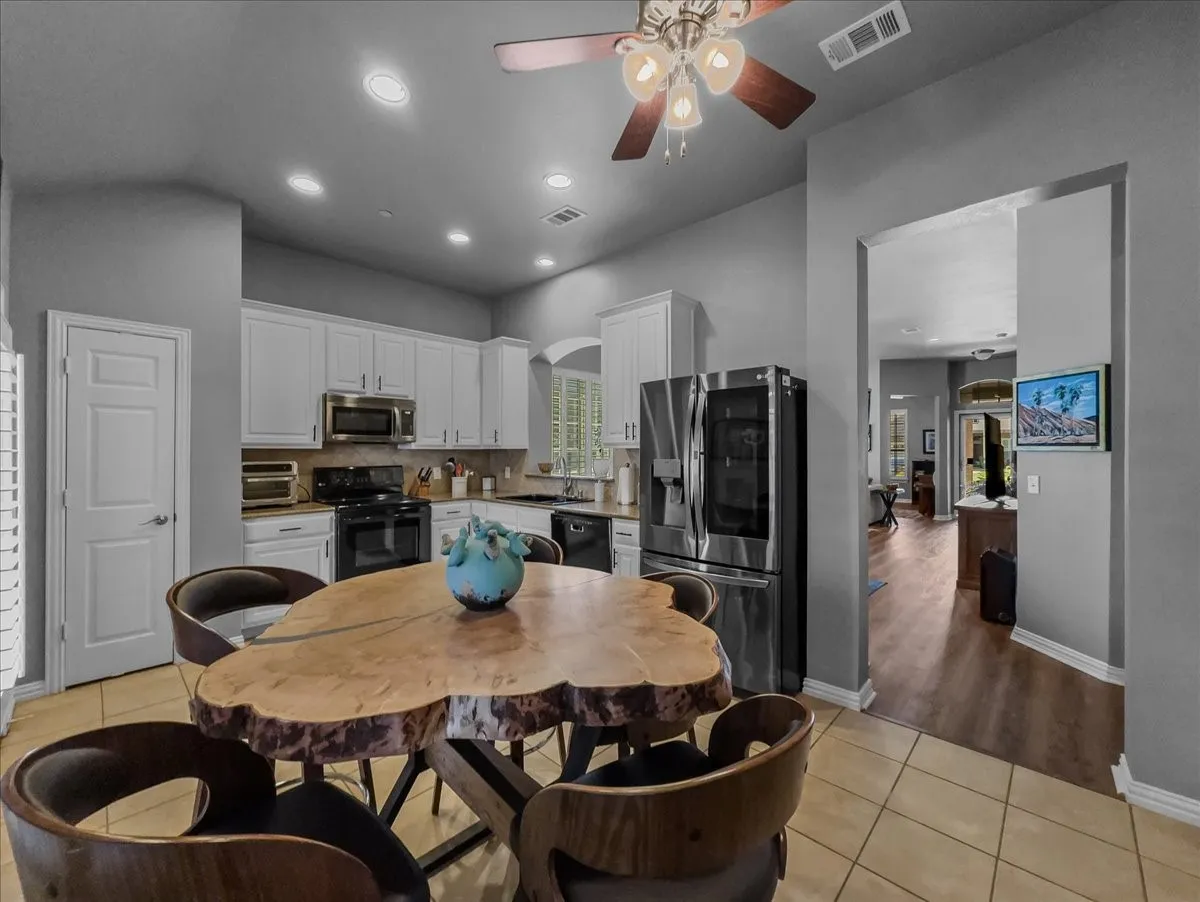 Townhouse For Sale in Collin County , 2829 Mott Street, Plano, Texas 75025, 2 Bedroom, 2 Bathroom, 2 Garage spaces, 1,562 Sqft, built in 2007, mls#21358330, Real Estate Agent in Plano, Homes For Sale in Collin county, Homes For Sale in Plano, Realtor in Plano Texas, Real Estate Brokerage Independent Realty Texas, Luminita Cordes Realtor