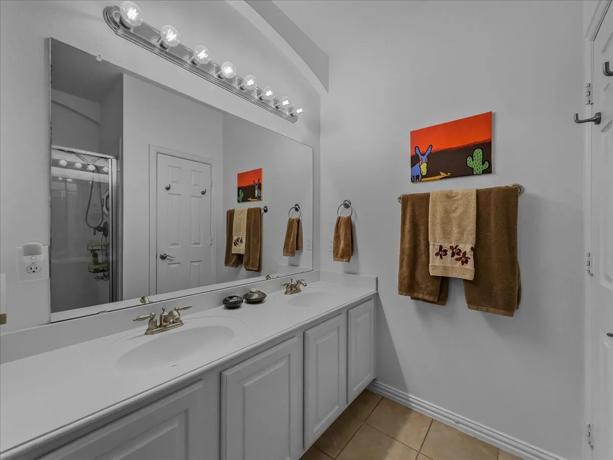 Townhouse For Sale in Collin County , 2829 Mott Street, Plano, Texas 75025, 2 Bedroom, 2 Bathroom, 2 Garage spaces, 1,562 Sqft, built in 2007, mls#21358330, Real Estate Agent in Plano, Homes For Sale in Collin county, Homes For Sale in Plano, Realtor in Plano Texas, Real Estate Brokerage Independent Realty Texas, Luminita Cordes Realtor