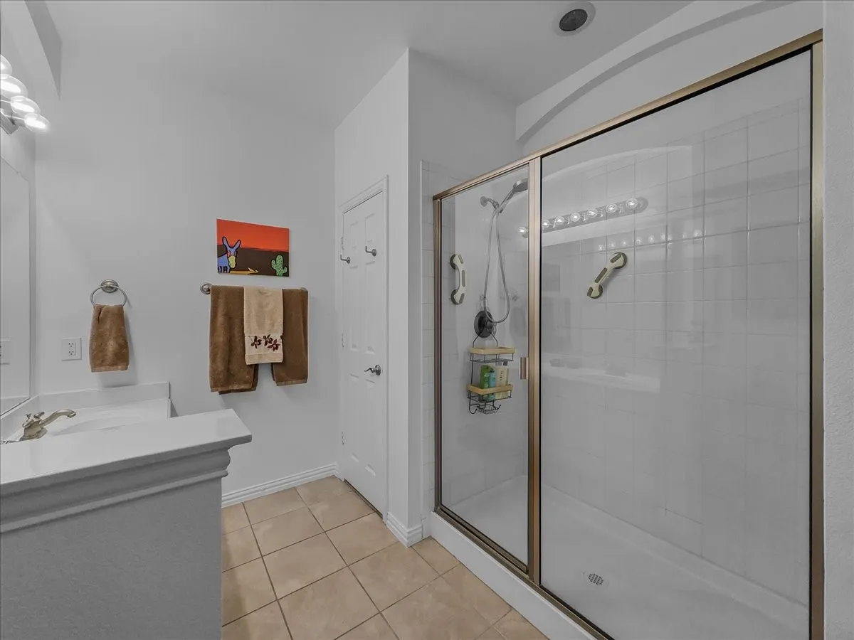 Townhouse For Sale in Collin County , 2829 Mott Street, Plano, Texas 75025, 2 Bedroom, 2 Bathroom, 2 Garage spaces, 1,562 Sqft, built in 2007, mls#21358330, Real Estate Agent in Plano, Homes For Sale in Collin county, Homes For Sale in Plano, Realtor in Plano Texas, Real Estate Brokerage Independent Realty Texas, Luminita Cordes Realtor