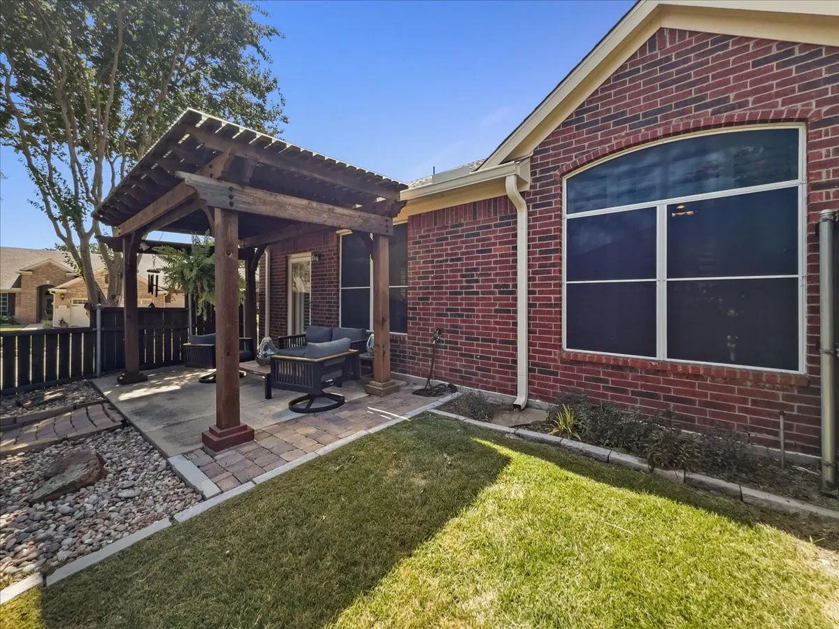 Townhouse For Sale in Collin County , 2829 Mott Street, Plano, Texas 75025, 2 Bedroom, 2 Bathroom, 2 Garage spaces, 1,562 Sqft, built in 2007, mls#21358330, Real Estate Agent in Plano, Homes For Sale in Collin county, Homes For Sale in Plano, Realtor in Plano Texas, Real Estate Brokerage Independent Realty Texas, Luminita Cordes Realtor
