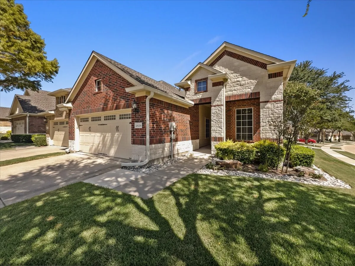Townhouse For Sale in Collin County , 2829 Mott Street, Plano, Texas 75025, 2 Bedroom, 2 Bathroom, 2 Garage spaces, 1,562 Sqft, built in 2007, mls#21358330, Real Estate Agent in Plano, Homes For Sale in Collin county, Homes For Sale in Plano, Realtor in Plano Texas, Real Estate Brokerage Independent Realty Texas, Luminita Cordes Realtor