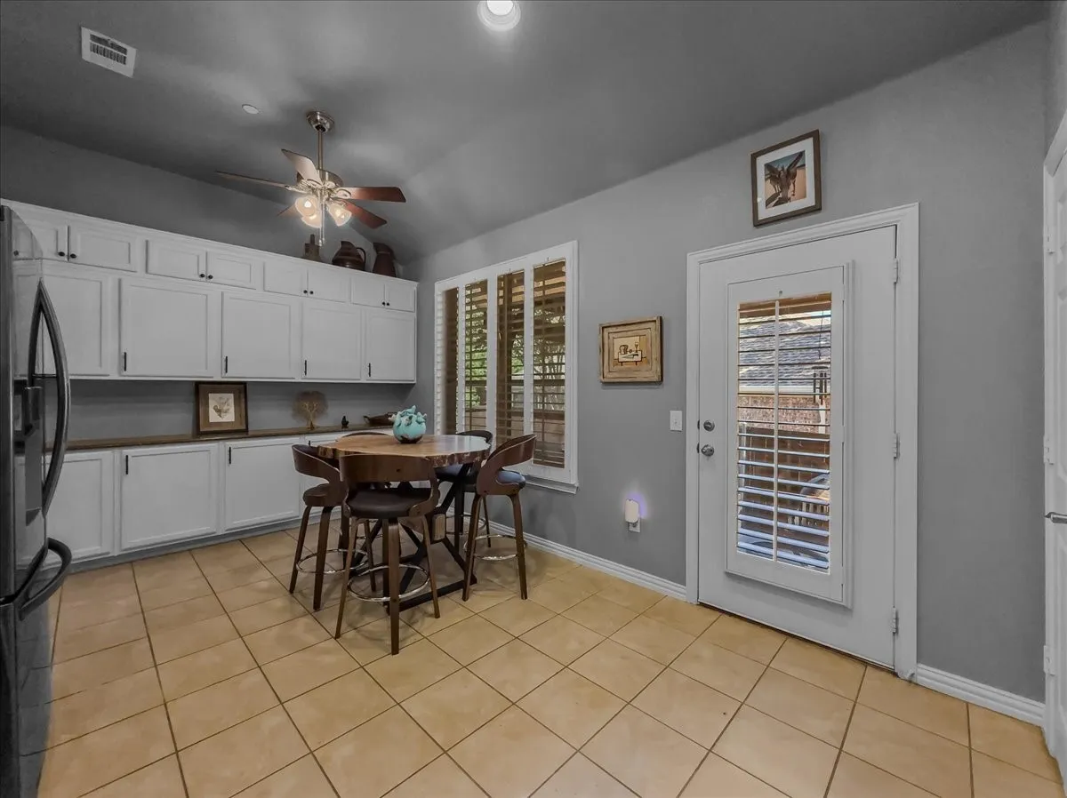 Townhouse For Sale in Collin County , 2829 Mott Street, Plano, Texas 75025, 2 Bedroom, 2 Bathroom, 2 Garage spaces, 1,562 Sqft, built in 2007, mls#21358330, Real Estate Agent in Plano, Homes For Sale in Collin county, Homes For Sale in Plano, Realtor in Plano Texas, Real Estate Brokerage Independent Realty Texas, Luminita Cordes Realtor