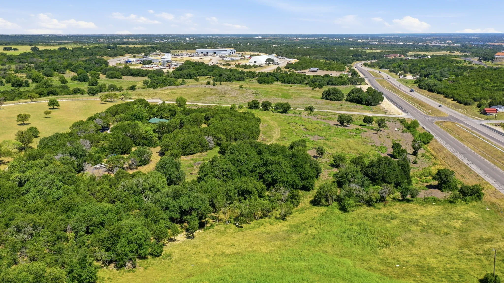 Single Family Residence For Sale in Hood County , 135 Indian Mountain Court, Granbury, Texas 76048, 3 Bedroom, 2 Bathroom, 1 Garage spaces, 1,632 Sqft, built in 1972, Price $759,900, mls#21356243, Real Estate Agent in Granbury, Homes For Sale in Hood county, Homes For Sale in Granbury, Realtor in Granbury Texas, Real Estate Brokerage Independent Realty Texas, Luminita Cordes Realtor