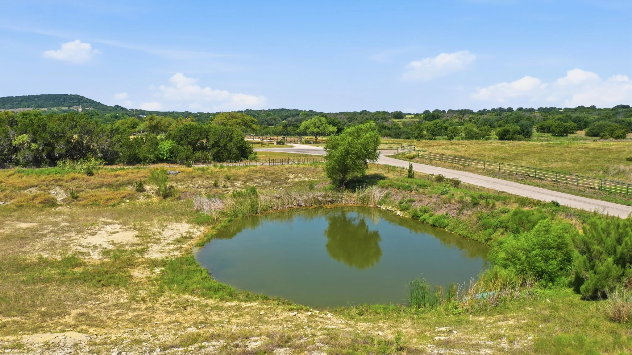 Single Family Residence For Sale in Hood County , 135 Indian Mountain Court, Granbury, Texas 76048, 3 Bedroom, 2 Bathroom, 1 Garage spaces, 1,632 Sqft, built in 1972, Price $759,900, mls#21356243, Real Estate Agent in Granbury, Homes For Sale in Hood county, Homes For Sale in Granbury, Realtor in Granbury Texas, Real Estate Brokerage Independent Realty Texas, Luminita Cordes Realtor