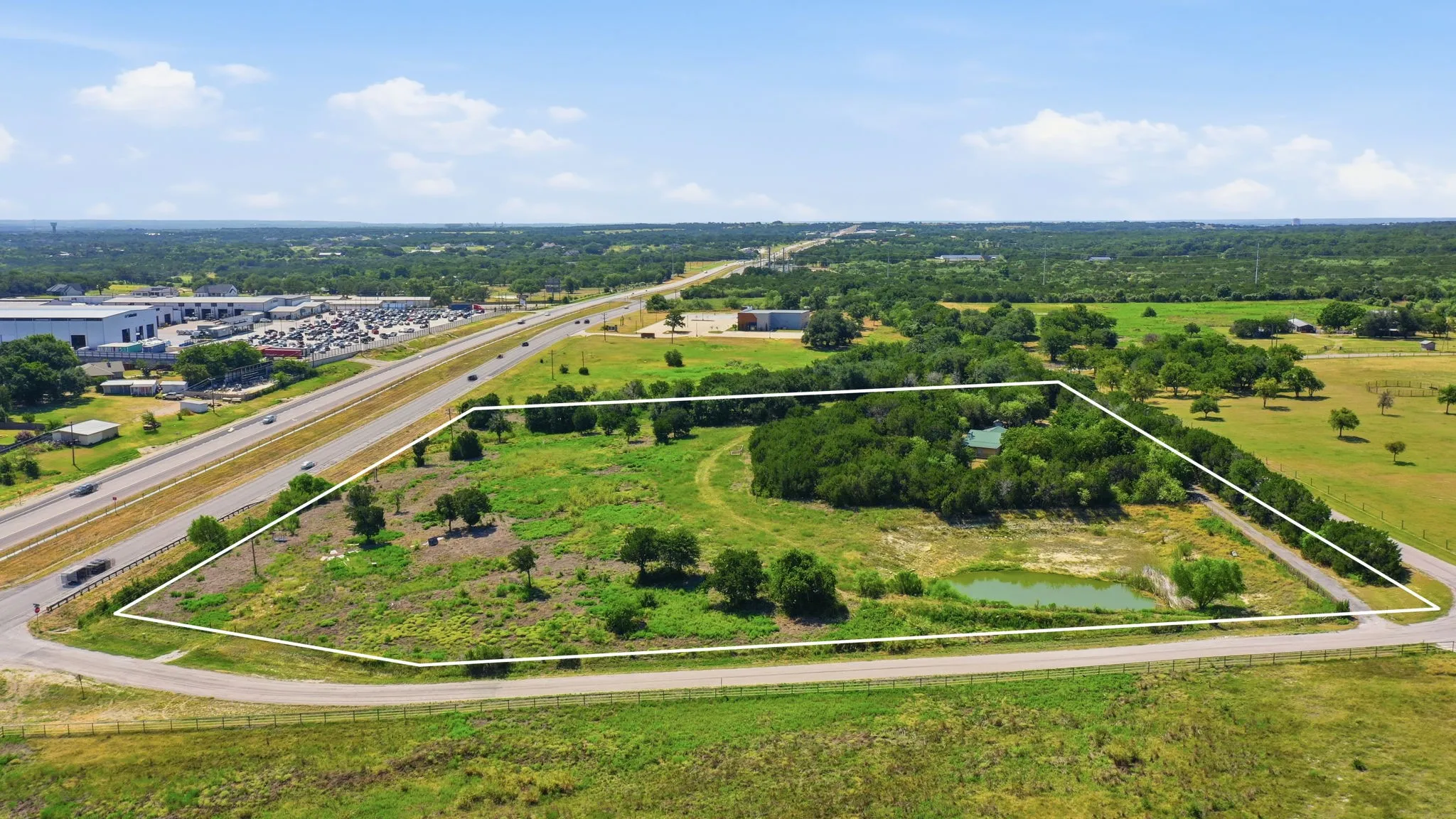 Single Family Residence For Sale in Hood County , 135 Indian Mountain Court, Granbury, Texas 76048, 3 Bedroom, 2 Bathroom, 1 Garage spaces, 1,632 Sqft, built in 1972, Price $759,900, mls#21356243, Real Estate Agent in Granbury, Homes For Sale in Hood county, Homes For Sale in Granbury, Realtor in Granbury Texas, Real Estate Brokerage Independent Realty Texas, Luminita Cordes Realtor
