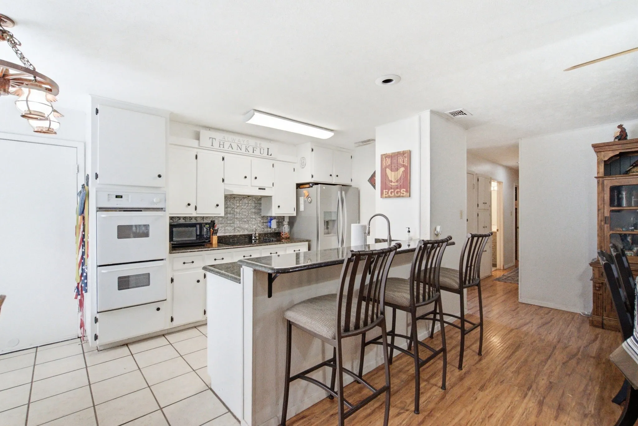 Single Family Residence For Sale in Hood County , 135 Indian Mountain Court, Granbury, Texas 76048, 3 Bedroom, 2 Bathroom, 1 Garage spaces, 1,632 Sqft, built in 1972, Price $759,900, mls#21356243, Real Estate Agent in Granbury, Homes For Sale in Hood county, Homes For Sale in Granbury, Realtor in Granbury Texas, Real Estate Brokerage Independent Realty Texas, Luminita Cordes Realtor