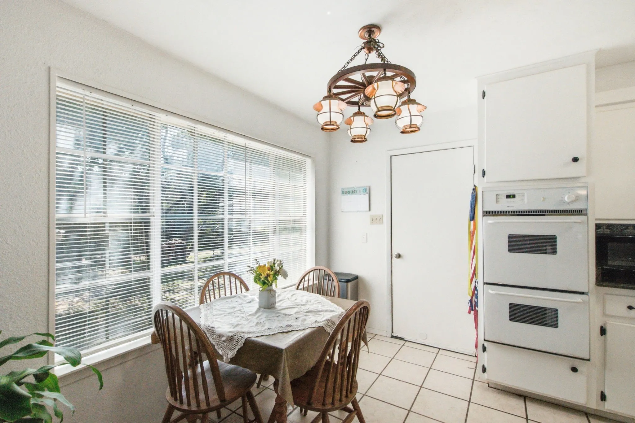 Single Family Residence For Sale in Hood County , 135 Indian Mountain Court, Granbury, Texas 76048, 3 Bedroom, 2 Bathroom, 1 Garage spaces, 1,632 Sqft, built in 1972, Price $759,900, mls#21356243, Real Estate Agent in Granbury, Homes For Sale in Hood county, Homes For Sale in Granbury, Realtor in Granbury Texas, Real Estate Brokerage Independent Realty Texas, Luminita Cordes Realtor