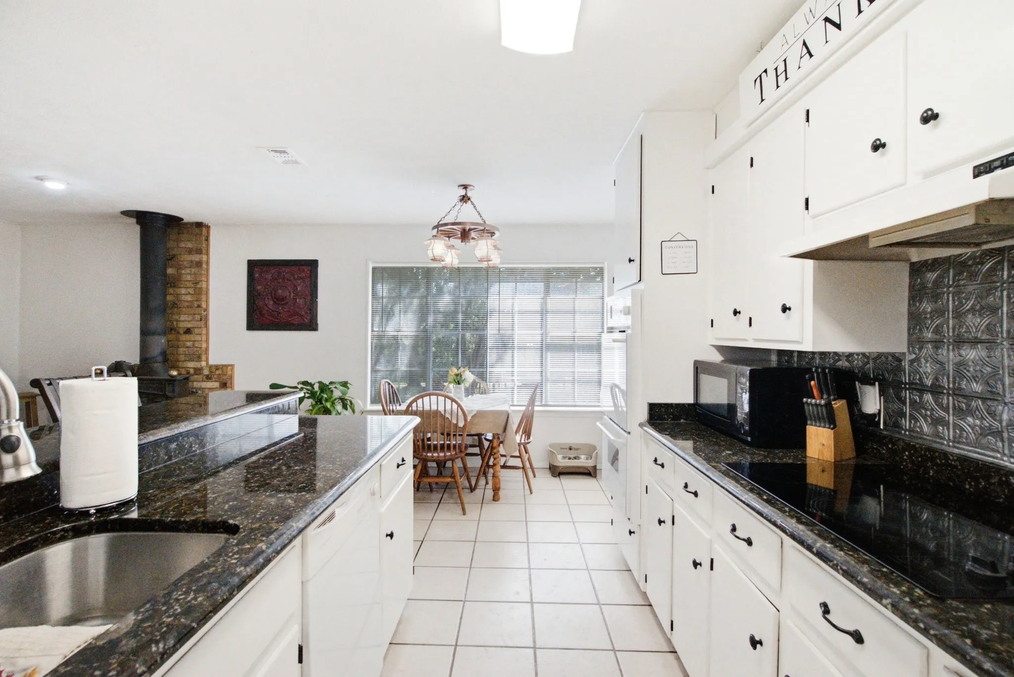 Single Family Residence For Sale in Hood County , 135 Indian Mountain Court, Granbury, Texas 76048, 3 Bedroom, 2 Bathroom, 1 Garage spaces, 1,632 Sqft, built in 1972, Price $759,900, mls#21356243, Real Estate Agent in Granbury, Homes For Sale in Hood county, Homes For Sale in Granbury, Realtor in Granbury Texas, Real Estate Brokerage Independent Realty Texas, Luminita Cordes Realtor