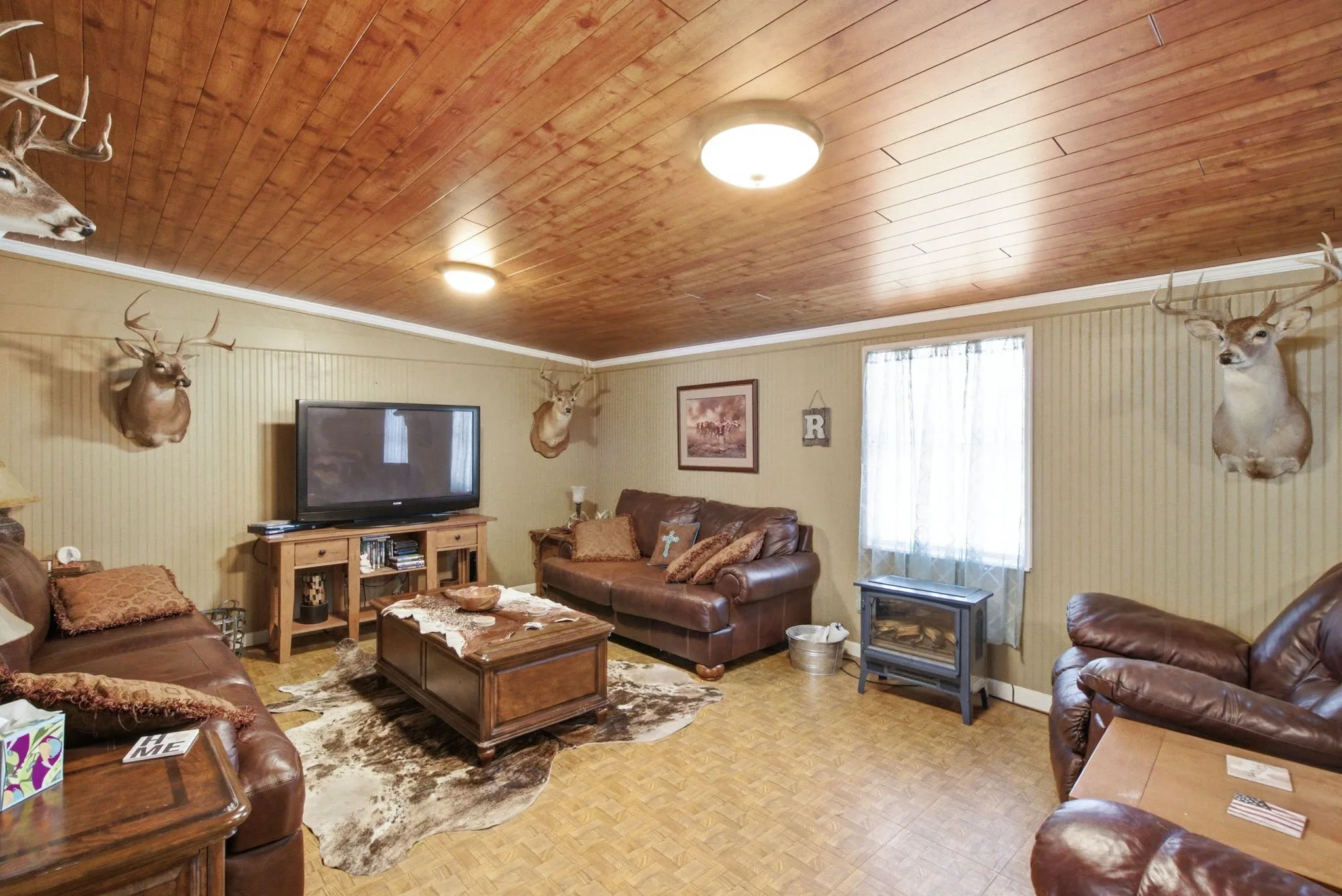 Single Family Residence For Sale in Hood County , 135 Indian Mountain Court, Granbury, Texas 76048, 3 Bedroom, 2 Bathroom, 1 Garage spaces, 1,632 Sqft, built in 1972, Price $759,900, mls#21356243, Real Estate Agent in Granbury, Homes For Sale in Hood county, Homes For Sale in Granbury, Realtor in Granbury Texas, Real Estate Brokerage Independent Realty Texas, Luminita Cordes Realtor