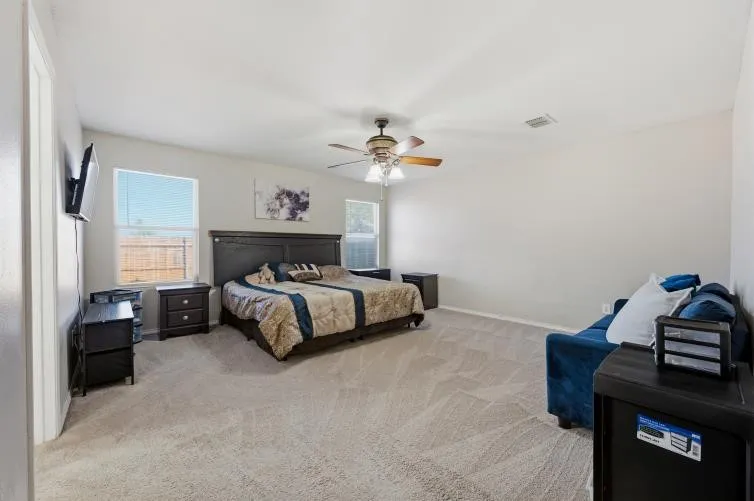 Comfortable space with double windows