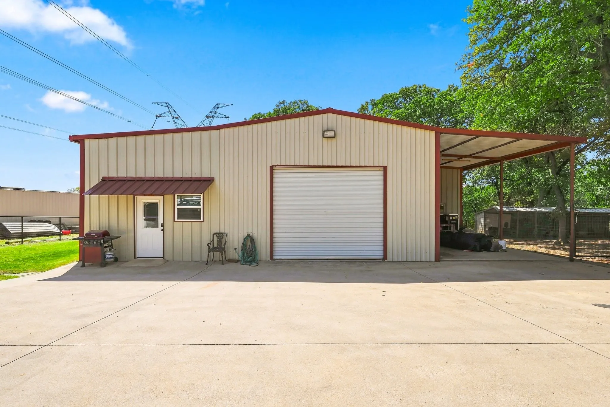Apartment and suite of offices make this property extra special