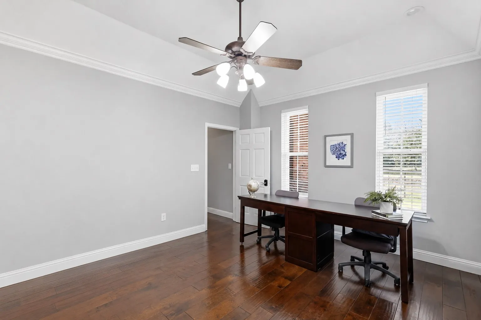 Office has easy access to the primary room (Item removed with AI)