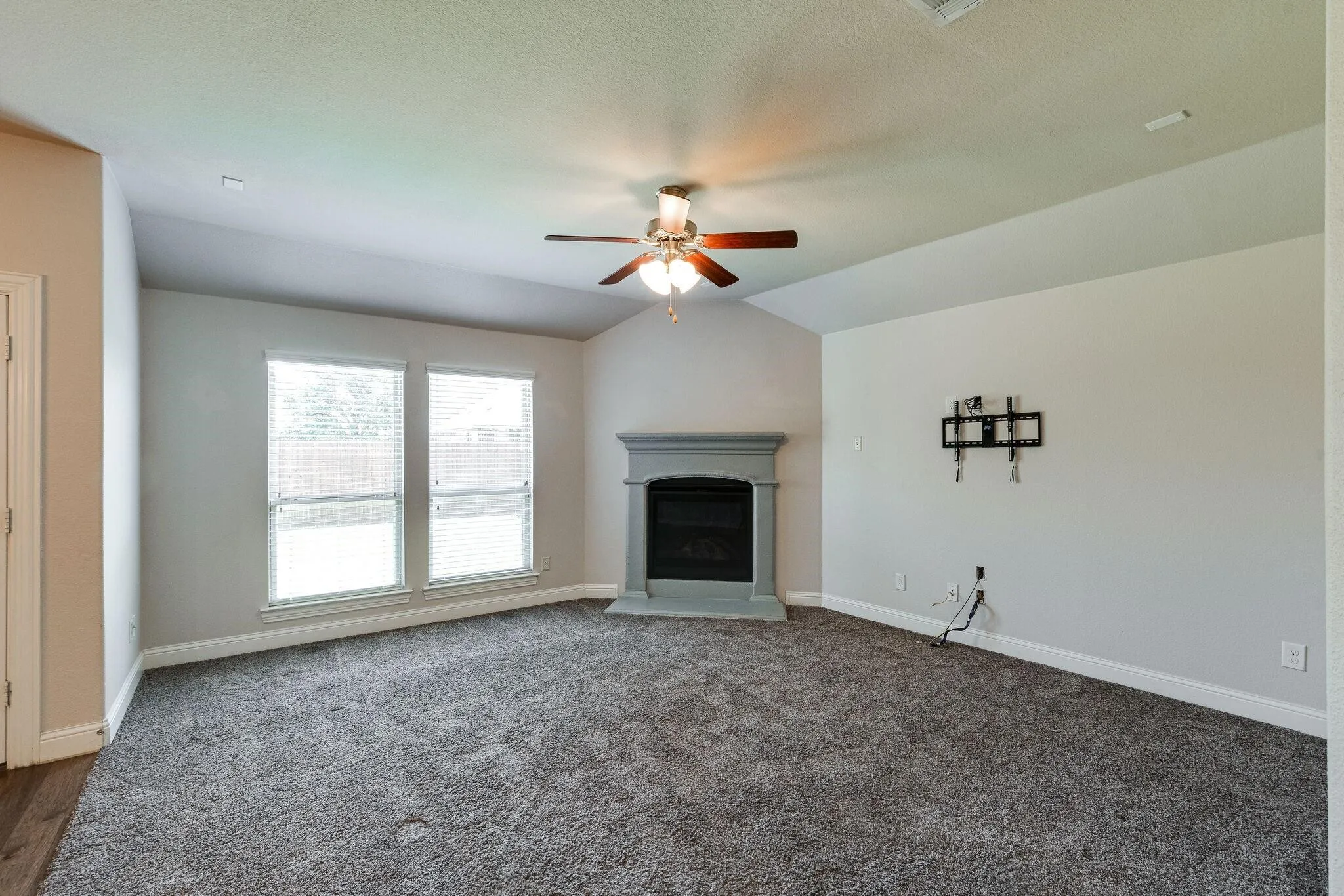 Single Family Residence For Rent in Denton County , 3801 Tunstall Drive, Frisco, Texas 75036, 3 Bedroom, 2 Bathroom, 2 Garage spaces, 1,891 Sqft, built in 2017, mls#21360763, Real Estate Agent in Frisco, Homes For Rent in Denton county, Homes For Rent in Frisco, Realtor in Frisco Texas, Real Estate Brokerage Independent Realty Texas, Luminita Cordes Realtor