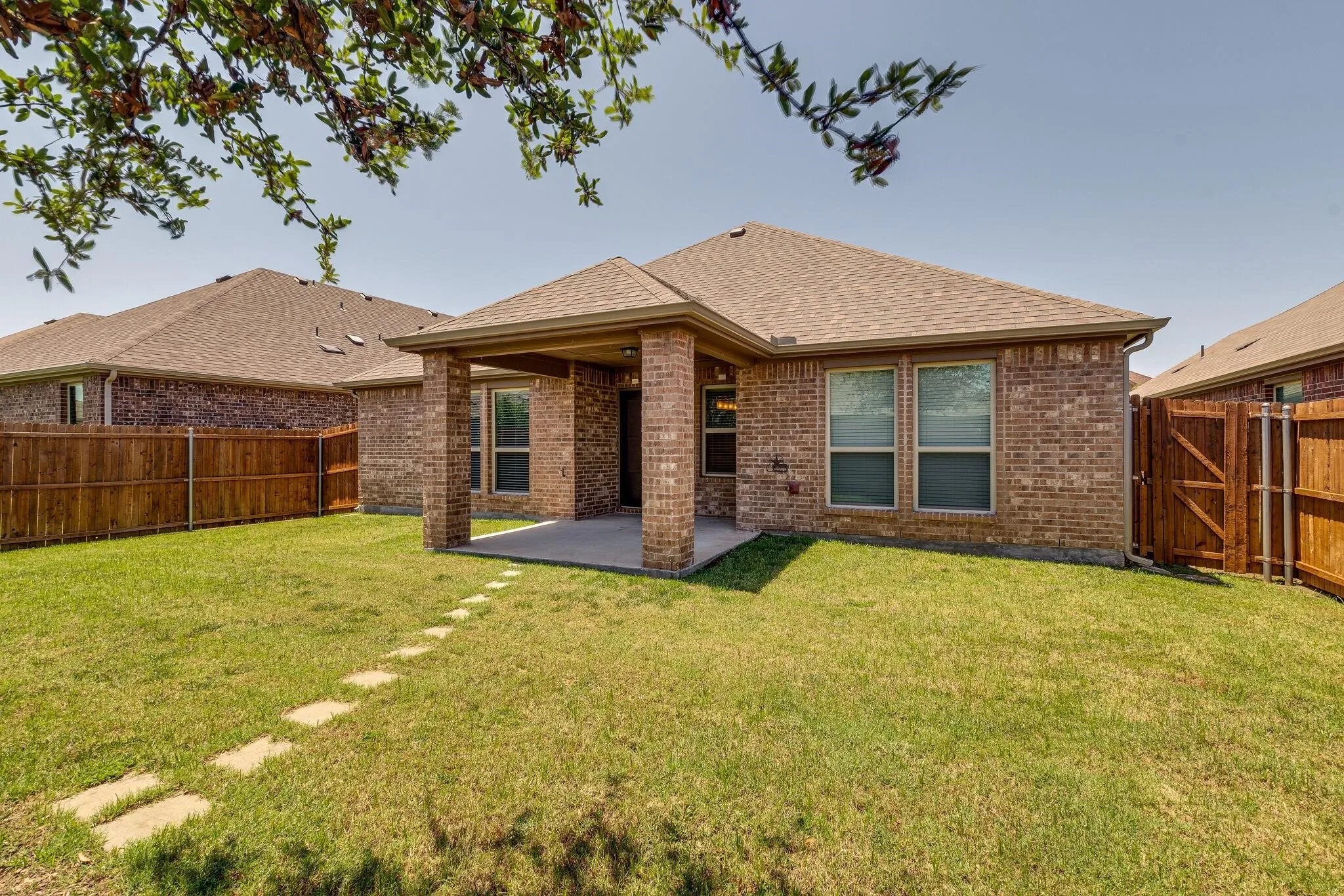 Single Family Residence For Rent in Denton County , 3801 Tunstall Drive, Frisco, Texas 75036, 3 Bedroom, 2 Bathroom, 2 Garage spaces, 1,891 Sqft, built in 2017, mls#21360763, Real Estate Agent in Frisco, Homes For Rent in Denton county, Homes For Rent in Frisco, Realtor in Frisco Texas, Real Estate Brokerage Independent Realty Texas, Luminita Cordes Realtor