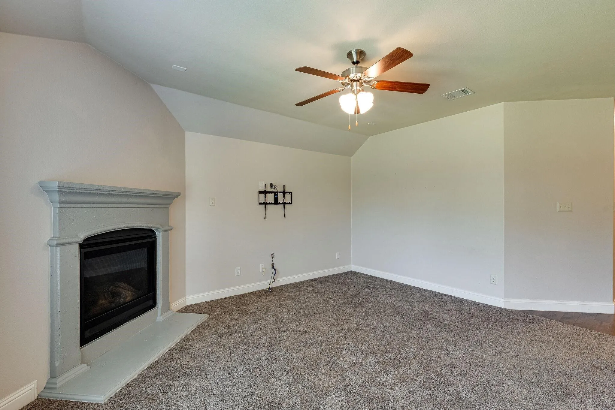 Single Family Residence For Rent in Denton County , 3801 Tunstall Drive, Frisco, Texas 75036, 3 Bedroom, 2 Bathroom, 2 Garage spaces, 1,891 Sqft, built in 2017, mls#21360763, Real Estate Agent in Frisco, Homes For Rent in Denton county, Homes For Rent in Frisco, Realtor in Frisco Texas, Real Estate Brokerage Independent Realty Texas, Luminita Cordes Realtor