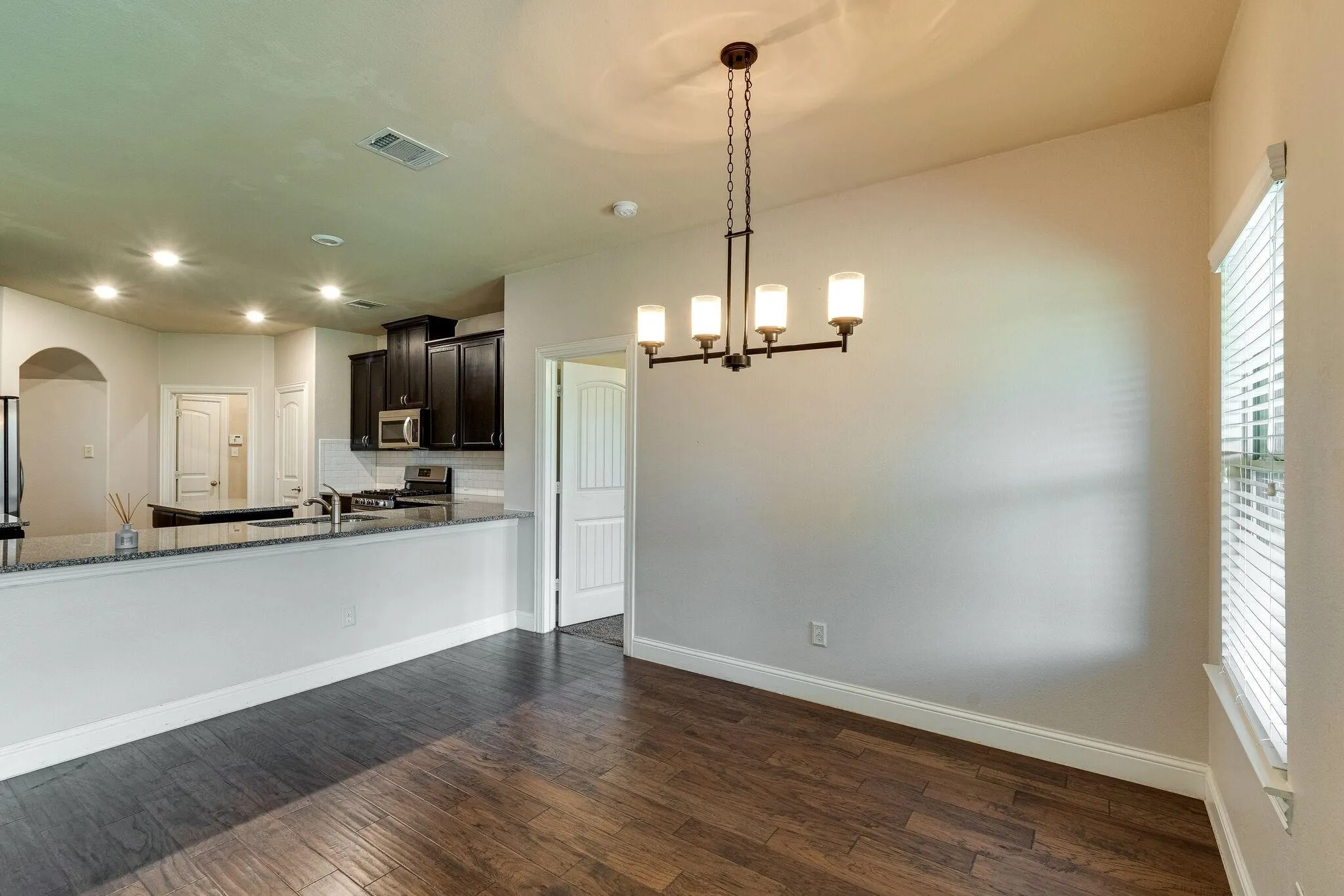 Single Family Residence For Rent in Denton County , 3801 Tunstall Drive, Frisco, Texas 75036, 3 Bedroom, 2 Bathroom, 2 Garage spaces, 1,891 Sqft, built in 2017, mls#21360763, Real Estate Agent in Frisco, Homes For Rent in Denton county, Homes For Rent in Frisco, Realtor in Frisco Texas, Real Estate Brokerage Independent Realty Texas, Luminita Cordes Realtor