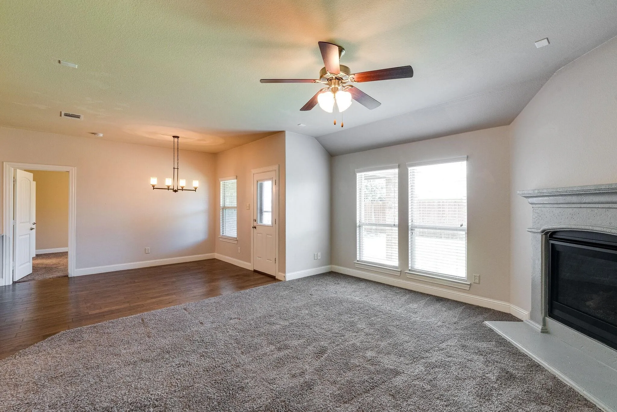 Single Family Residence For Rent in Denton County , 3801 Tunstall Drive, Frisco, Texas 75036, 3 Bedroom, 2 Bathroom, 2 Garage spaces, 1,891 Sqft, built in 2017, mls#21360763, Real Estate Agent in Frisco, Homes For Rent in Denton county, Homes For Rent in Frisco, Realtor in Frisco Texas, Real Estate Brokerage Independent Realty Texas, Luminita Cordes Realtor