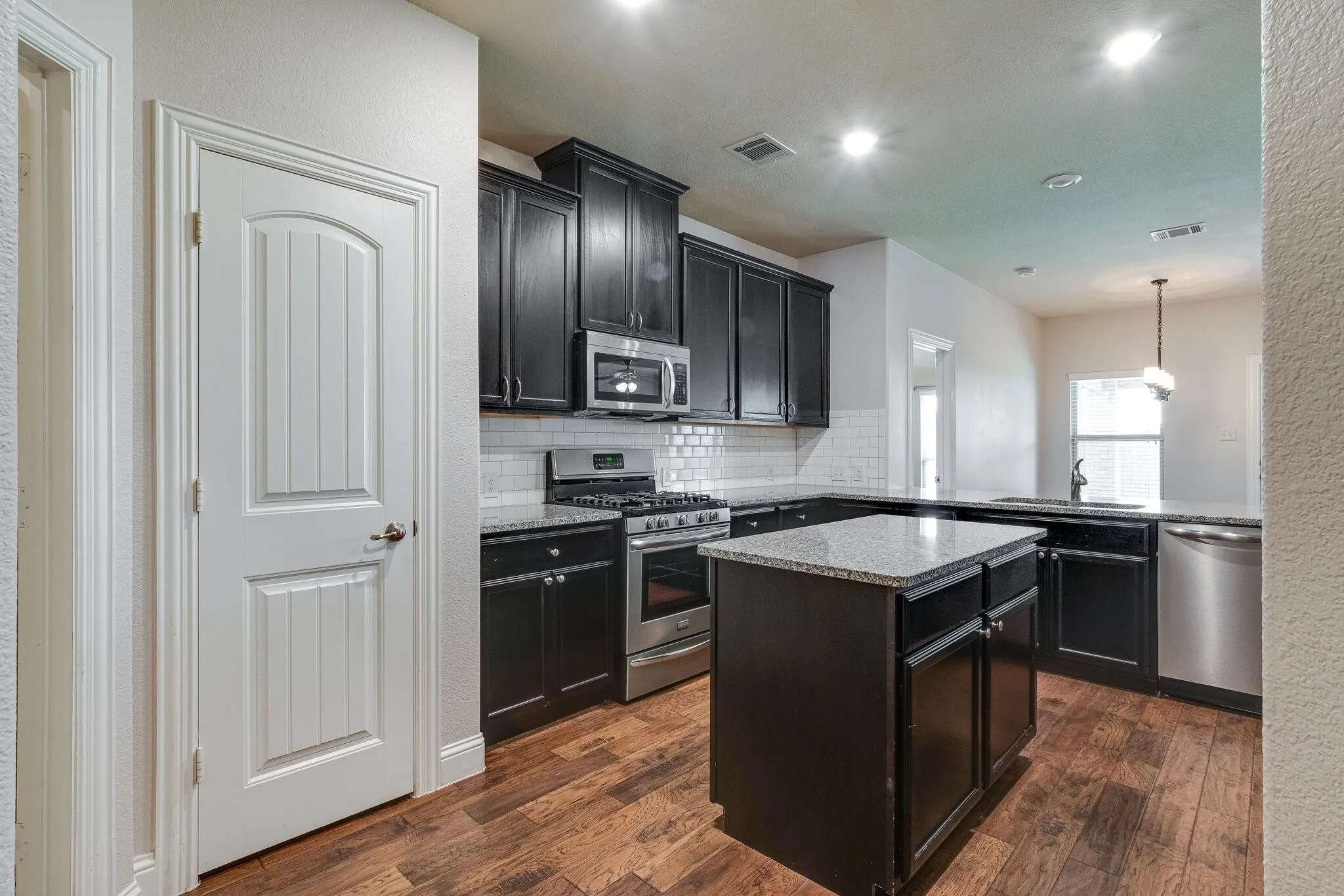 Single Family Residence For Rent in Denton County , 3801 Tunstall Drive, Frisco, Texas 75036, 3 Bedroom, 2 Bathroom, 2 Garage spaces, 1,891 Sqft, built in 2017, mls#21360763, Real Estate Agent in Frisco, Homes For Rent in Denton county, Homes For Rent in Frisco, Realtor in Frisco Texas, Real Estate Brokerage Independent Realty Texas, Luminita Cordes Realtor