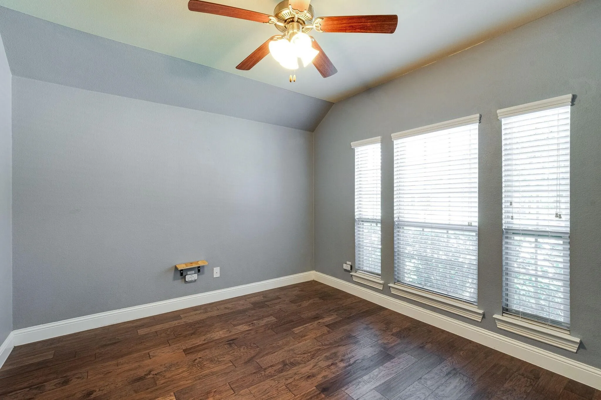 Single Family Residence For Rent in Denton County , 3801 Tunstall Drive, Frisco, Texas 75036, 3 Bedroom, 2 Bathroom, 2 Garage spaces, 1,891 Sqft, built in 2017, mls#21360763, Real Estate Agent in Frisco, Homes For Rent in Denton county, Homes For Rent in Frisco, Realtor in Frisco Texas, Real Estate Brokerage Independent Realty Texas, Luminita Cordes Realtor