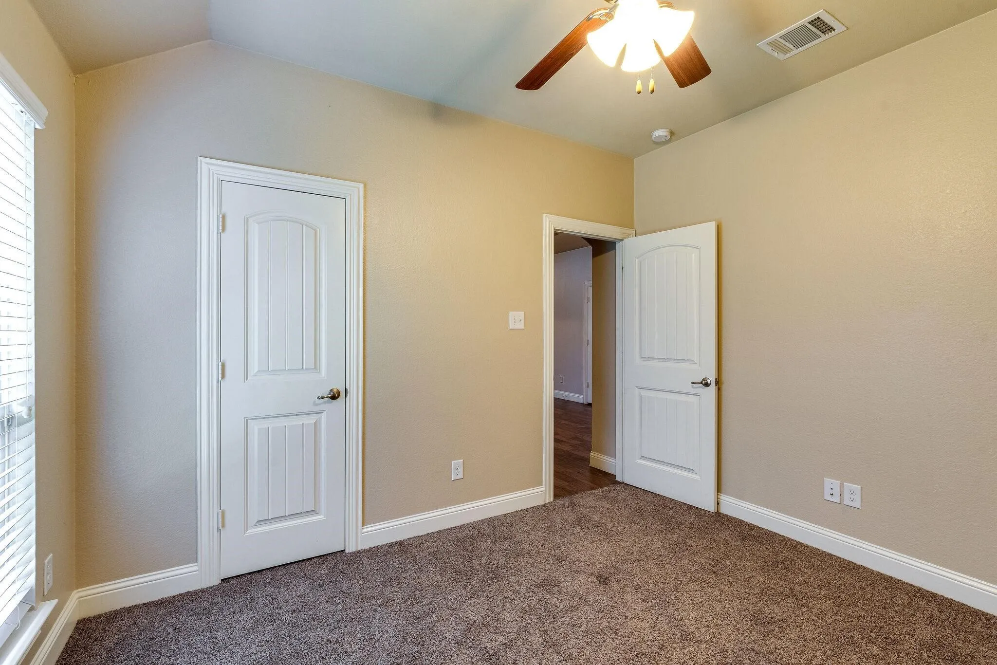 Single Family Residence For Rent in Denton County , 3801 Tunstall Drive, Frisco, Texas 75036, 3 Bedroom, 2 Bathroom, 2 Garage spaces, 1,891 Sqft, built in 2017, mls#21360763, Real Estate Agent in Frisco, Homes For Rent in Denton county, Homes For Rent in Frisco, Realtor in Frisco Texas, Real Estate Brokerage Independent Realty Texas, Luminita Cordes Realtor