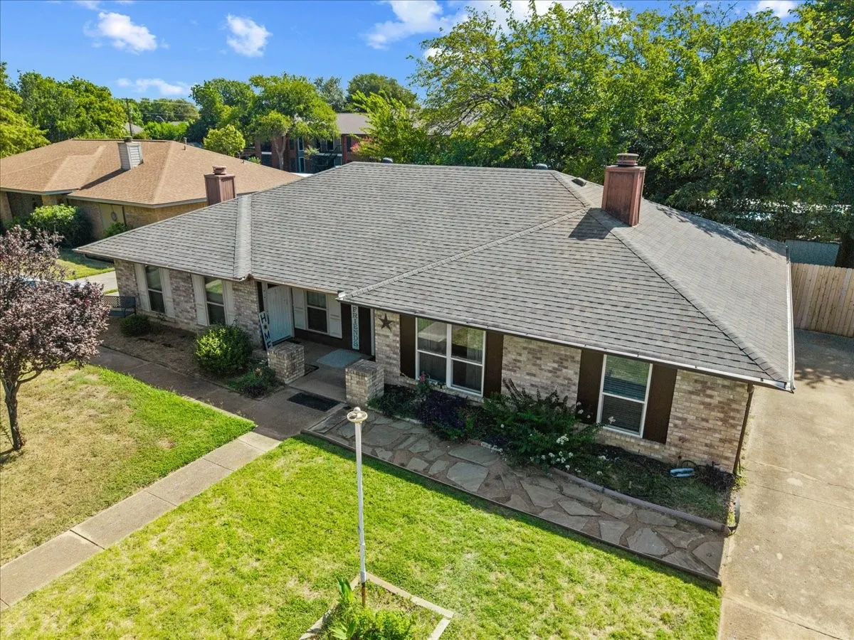 Roof replaced in 2020