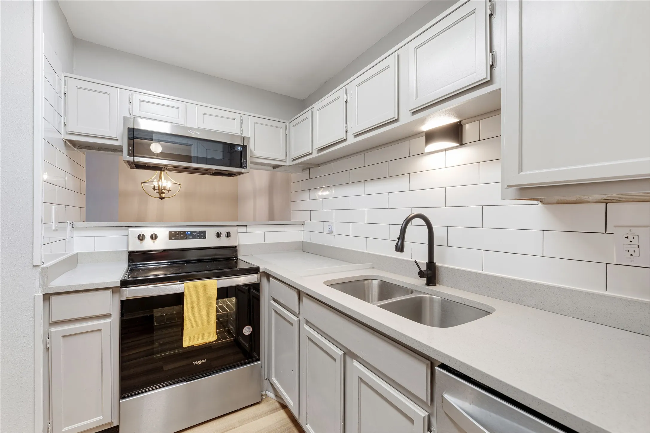 Condominium For Rent in Collin County , 18333 Roehampton Drive 527, Dallas, Texas 75252, 2 Bedroom, 2 Bathroom, Garage spaces, 737 Sqft, built in 1985, mls#21360774, Real Estate Agent in Dallas, Homes For Rent in Collin county, Homes For Rent in Dallas, Realtor in Dallas Texas, Real Estate Brokerage Independent Realty Texas, Luminita Cordes Realtor