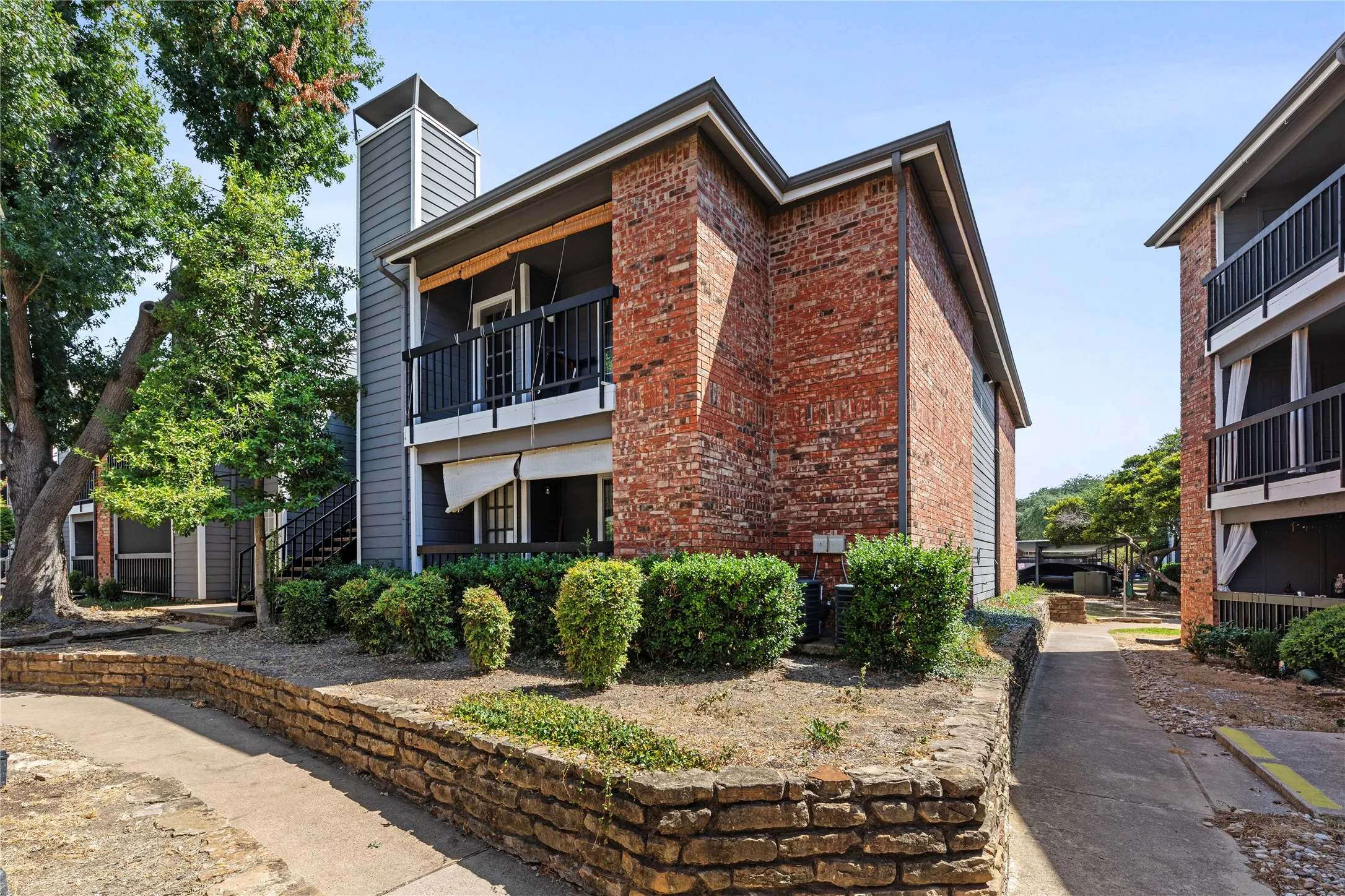 Condominium For Rent in Collin County , 18333 Roehampton Drive 527, Dallas, Texas 75252, 2 Bedroom, 2 Bathroom, Garage spaces, 737 Sqft, built in 1985, mls#21360774, Real Estate Agent in Dallas, Homes For Rent in Collin county, Homes For Rent in Dallas, Realtor in Dallas Texas, Real Estate Brokerage Independent Realty Texas, Luminita Cordes Realtor