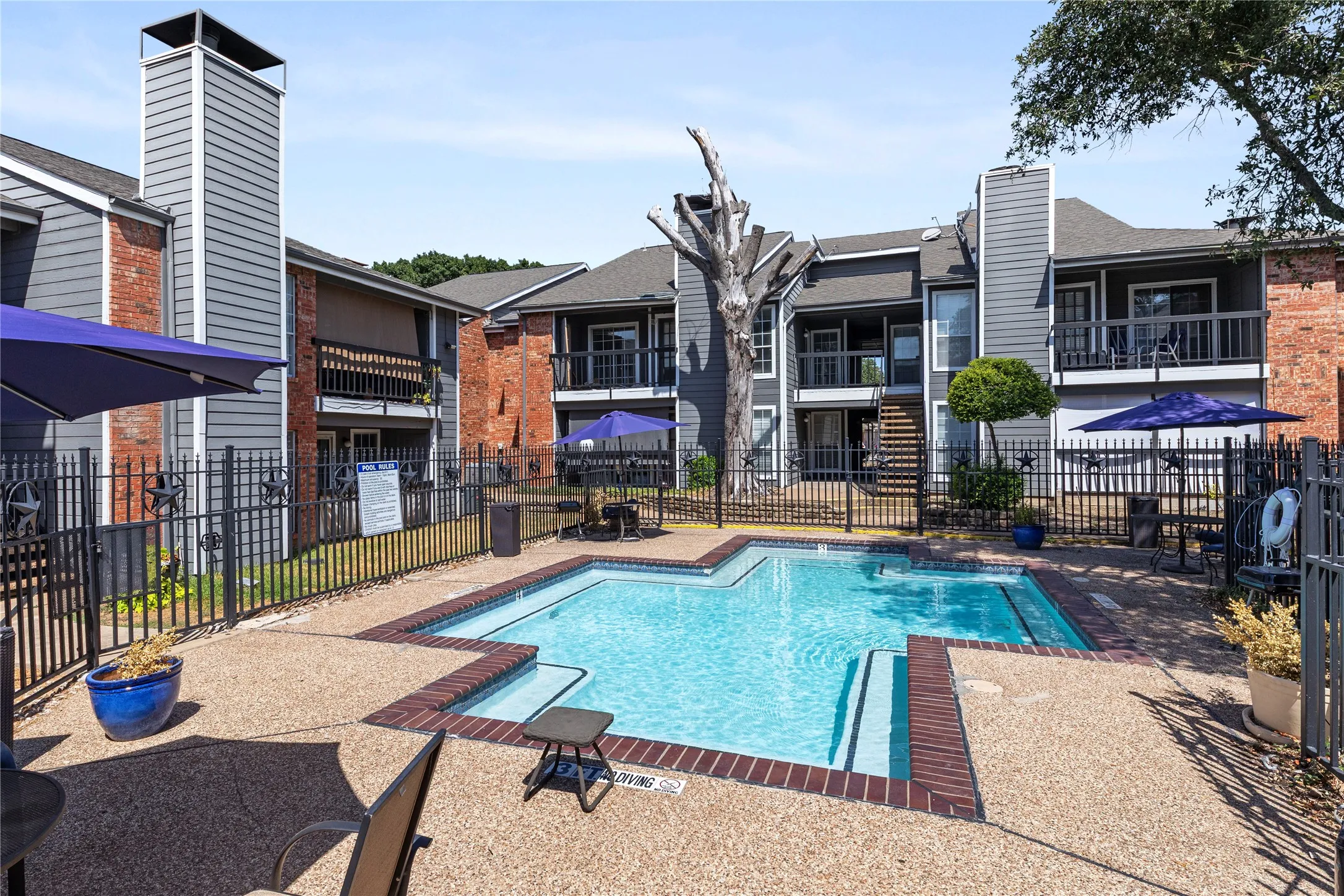 Condominium For Rent in Collin County , 18333 Roehampton Drive 527, Dallas, Texas 75252, 2 Bedroom, 2 Bathroom, Garage spaces, 737 Sqft, built in 1985, mls#21360774, Real Estate Agent in Dallas, Homes For Rent in Collin county, Homes For Rent in Dallas, Realtor in Dallas Texas, Real Estate Brokerage Independent Realty Texas, Luminita Cordes Realtor