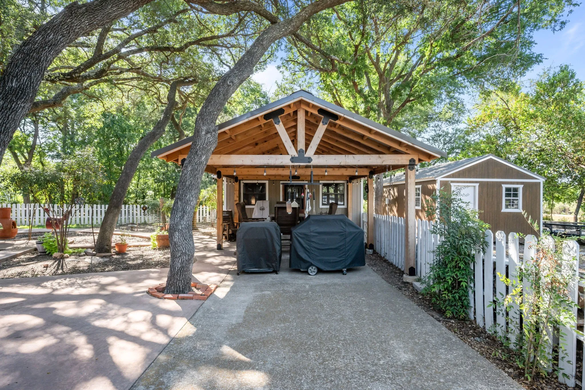 Single Family Residence For Sale in Erath County , 123 Sandra Palmer Street, Stephenville, Texas 76401, 3 Bedroom, 3 Bathroom, 2 Garage spaces, 2,636 Sqft, built in 1981, Price $610,000, mls#21360132, Real Estate Agent in Stephenville, Homes For Sale in Erath county, Homes For Sale in Stephenville, Realtor in Stephenville Texas, Real Estate Brokerage Independent Realty Texas, Luminita Cordes Realtor