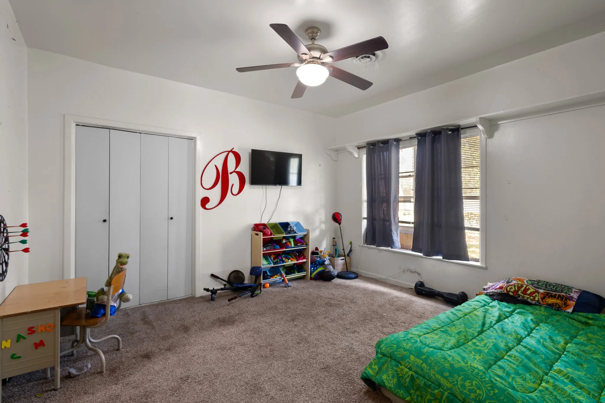 Single Family Residence For Sale in Montague County , 301 W Nelson Street, Bowie, Texas 76230, 3 Bedroom, 2 Bathroom, 2 Garage spaces, 2,070 Sqft, built in 1940, Price $199,900, mls#21360829, Real Estate Agent in Bowie, Homes For Sale in Montague county, Homes For Sale in Bowie, Realtor in Bowie Texas, Real Estate Brokerage Independent Realty Texas, Luminita Cordes Realtor