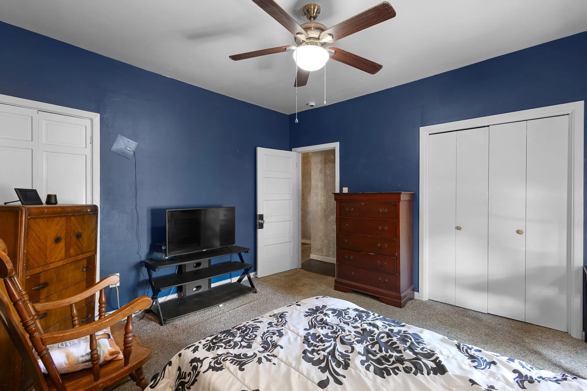 Single Family Residence For Sale in Montague County , 301 W Nelson Street, Bowie, Texas 76230, 3 Bedroom, 2 Bathroom, 2 Garage spaces, 2,070 Sqft, built in 1940, Price $199,900, mls#21360829, Real Estate Agent in Bowie, Homes For Sale in Montague county, Homes For Sale in Bowie, Realtor in Bowie Texas, Real Estate Brokerage Independent Realty Texas, Luminita Cordes Realtor