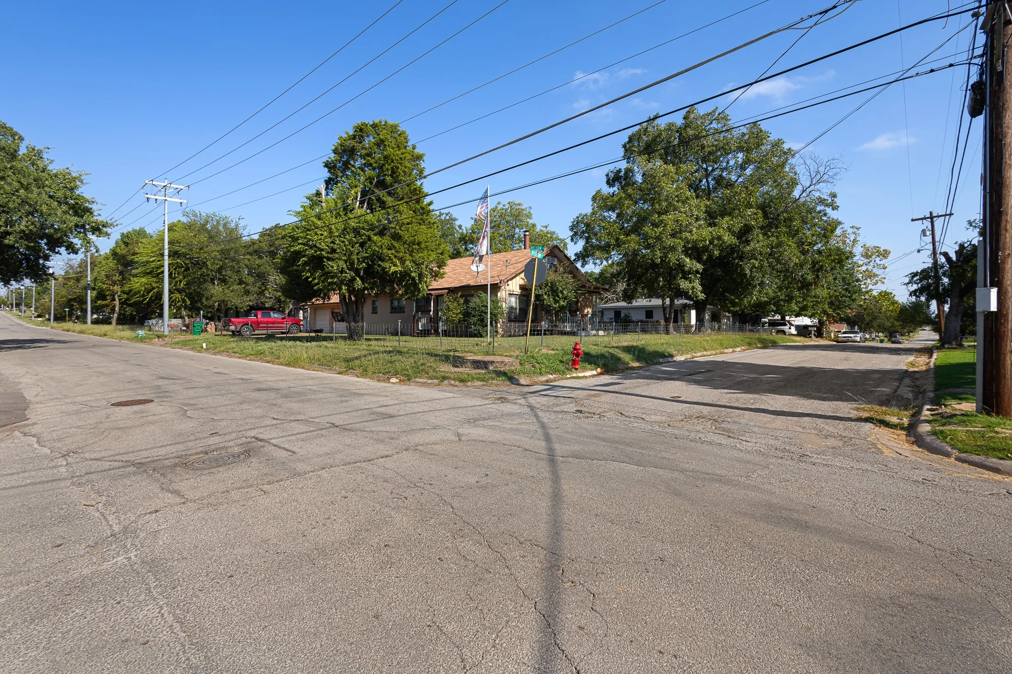 Single Family Residence For Sale in Montague County , 301 W Nelson Street, Bowie, Texas 76230, 3 Bedroom, 2 Bathroom, 2 Garage spaces, 2,070 Sqft, built in 1940, Price $199,900, mls#21360829, Real Estate Agent in Bowie, Homes For Sale in Montague county, Homes For Sale in Bowie, Realtor in Bowie Texas, Real Estate Brokerage Independent Realty Texas, Luminita Cordes Realtor