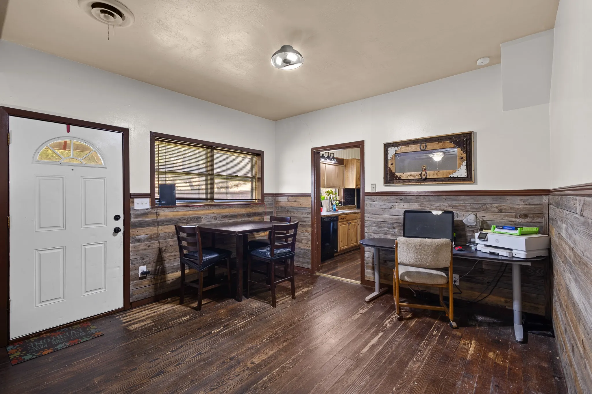 Single Family Residence For Sale in Montague County , 301 W Nelson Street, Bowie, Texas 76230, 3 Bedroom, 2 Bathroom, 2 Garage spaces, 2,070 Sqft, built in 1940, Price $199,900, mls#21360829, Real Estate Agent in Bowie, Homes For Sale in Montague county, Homes For Sale in Bowie, Realtor in Bowie Texas, Real Estate Brokerage Independent Realty Texas, Luminita Cordes Realtor