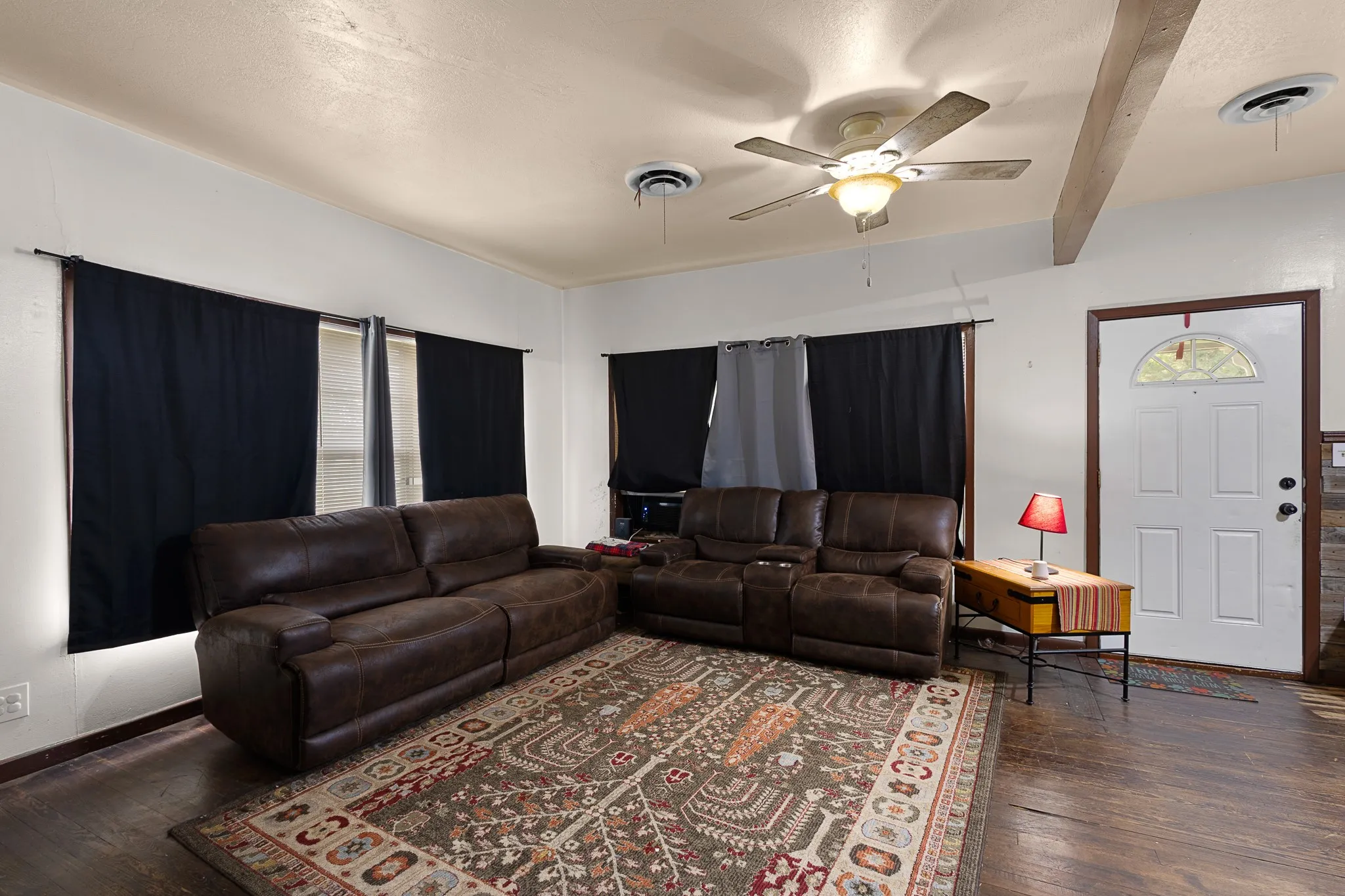 Single Family Residence For Sale in Montague County , 301 W Nelson Street, Bowie, Texas 76230, 3 Bedroom, 2 Bathroom, 2 Garage spaces, 2,070 Sqft, built in 1940, Price $199,900, mls#21360829, Real Estate Agent in Bowie, Homes For Sale in Montague county, Homes For Sale in Bowie, Realtor in Bowie Texas, Real Estate Brokerage Independent Realty Texas, Luminita Cordes Realtor