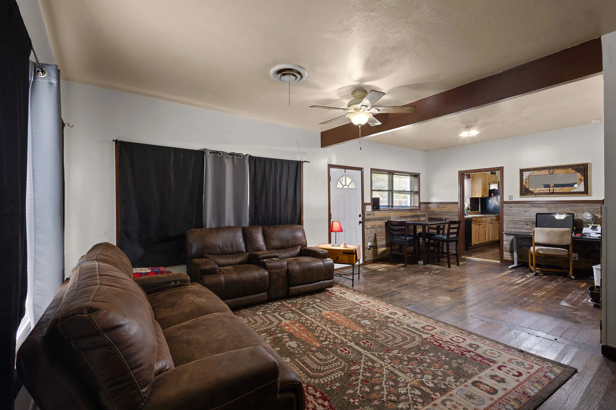 Single Family Residence For Sale in Montague County , 301 W Nelson Street, Bowie, Texas 76230, 3 Bedroom, 2 Bathroom, 2 Garage spaces, 2,070 Sqft, built in 1940, Price $199,900, mls#21360829, Real Estate Agent in Bowie, Homes For Sale in Montague county, Homes For Sale in Bowie, Realtor in Bowie Texas, Real Estate Brokerage Independent Realty Texas, Luminita Cordes Realtor