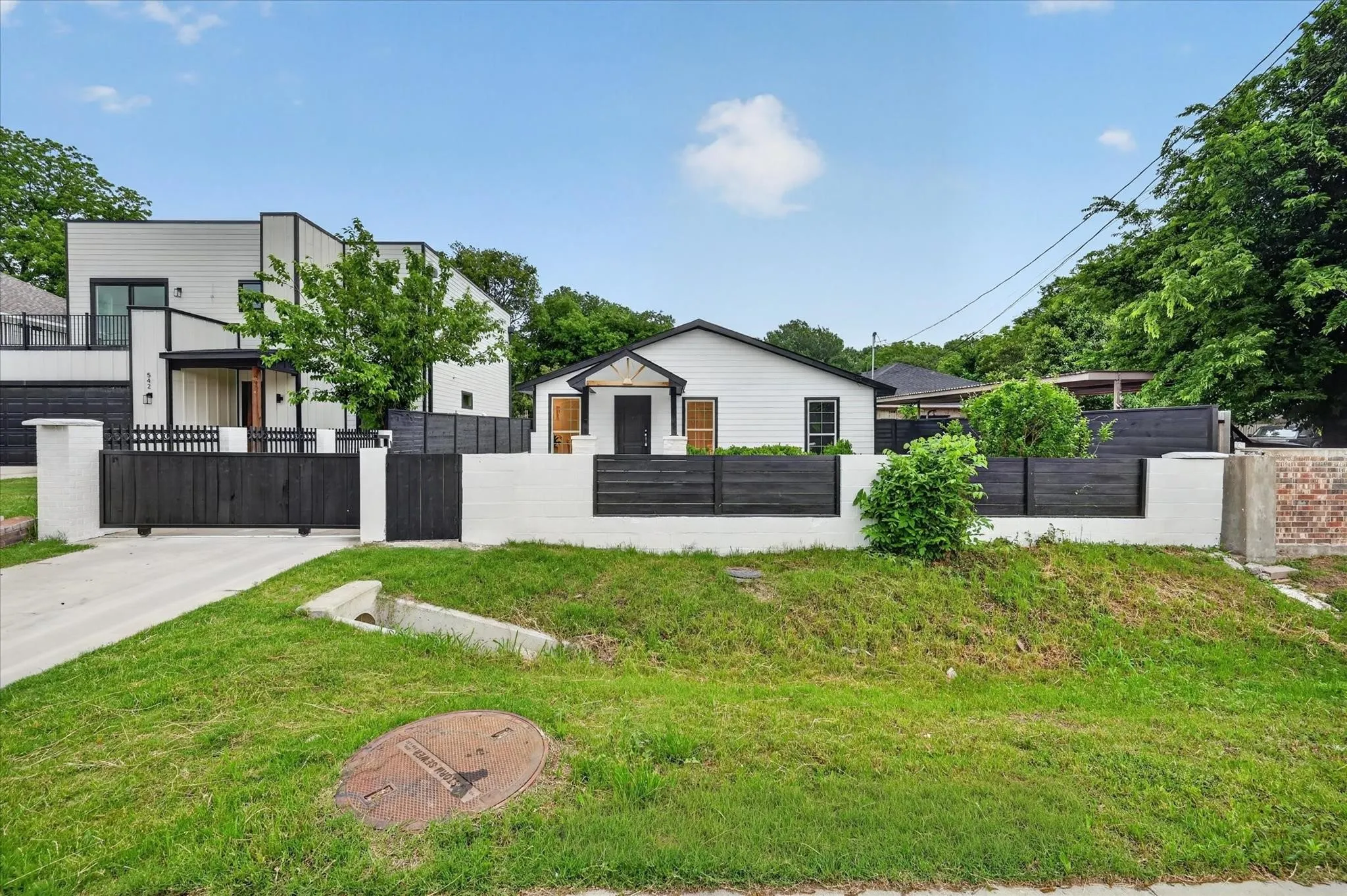 Single Family Residence For Sale in Dallas County , 538 Pemberton Hill Road, Dallas, Texas 75217, 4 Bedroom, 2 Bathroom, Garage spaces, 2,100 Sqft, built in 1958, mls#21360837, Real Estate Agent in Dallas, Homes For Sale in Dallas county, Homes For Sale in Dallas, Realtor in Dallas Texas, Real Estate Brokerage Independent Realty Texas, Luminita Cordes Realtor