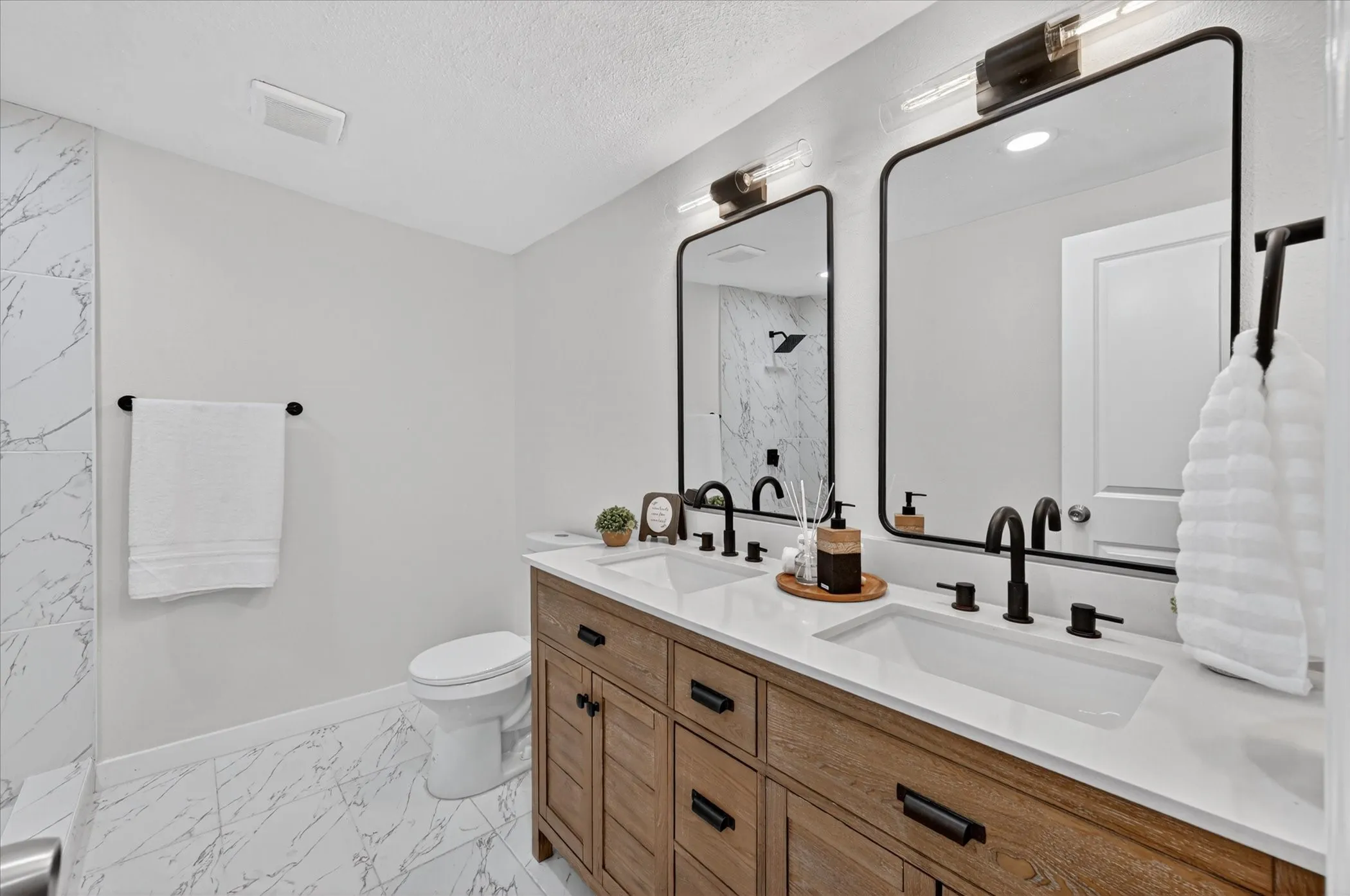 Single Family Residence For Sale in Dallas County , 538 Pemberton Hill Road, Dallas, Texas 75217, 4 Bedroom, 2 Bathroom, Garage spaces, 2,100 Sqft, built in 1958, mls#21360837, Real Estate Agent in Dallas, Homes For Sale in Dallas county, Homes For Sale in Dallas, Realtor in Dallas Texas, Real Estate Brokerage Independent Realty Texas, Luminita Cordes Realtor