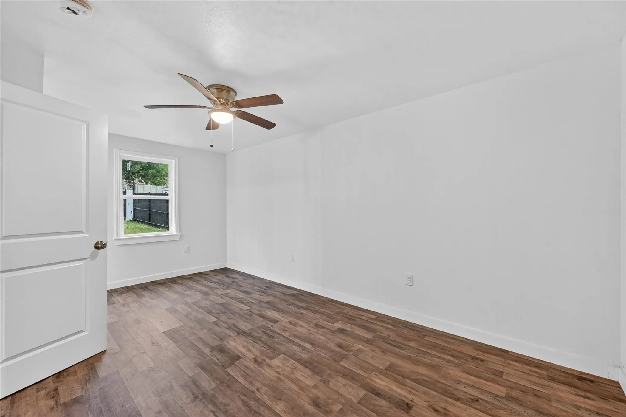 Single Family Residence For Sale in Dallas County , 538 Pemberton Hill Road, Dallas, Texas 75217, 4 Bedroom, 2 Bathroom, Garage spaces, 2,100 Sqft, built in 1958, mls#21360837, Real Estate Agent in Dallas, Homes For Sale in Dallas county, Homes For Sale in Dallas, Realtor in Dallas Texas, Real Estate Brokerage Independent Realty Texas, Luminita Cordes Realtor