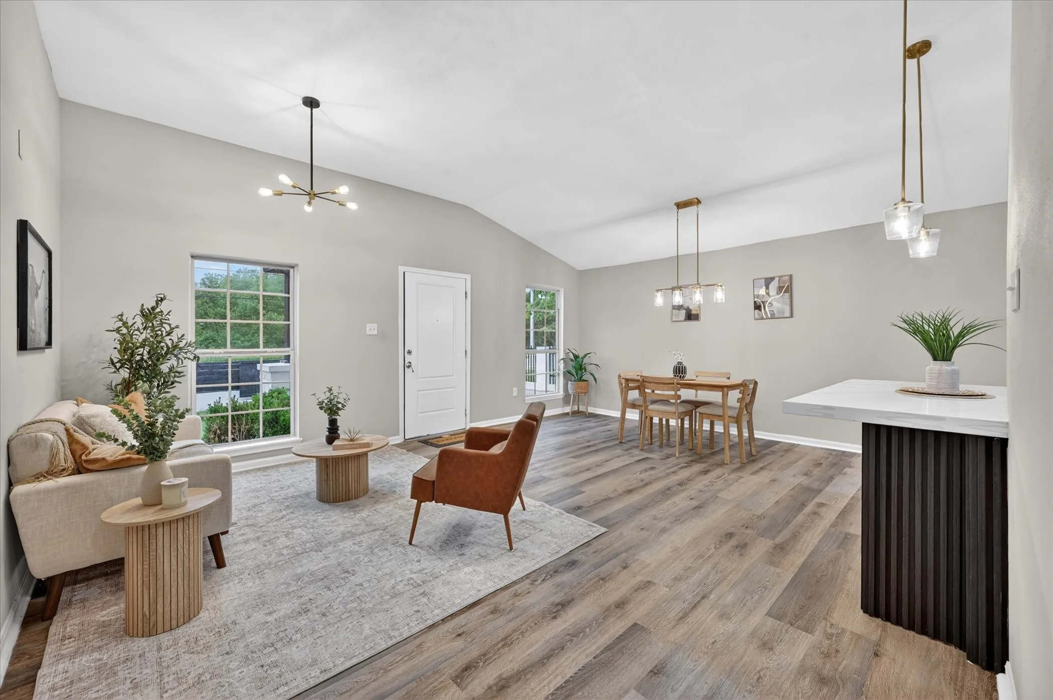 Single Family Residence For Sale in Dallas County , 538 Pemberton Hill Road, Dallas, Texas 75217, 4 Bedroom, 2 Bathroom, Garage spaces, 2,100 Sqft, built in 1958, mls#21360837, Real Estate Agent in Dallas, Homes For Sale in Dallas county, Homes For Sale in Dallas, Realtor in Dallas Texas, Real Estate Brokerage Independent Realty Texas, Luminita Cordes Realtor